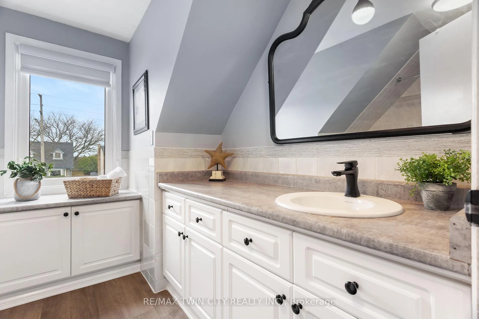 Photo 25 of 769 Scottsdale Drive, Guelph, Kortright West — HOMEH