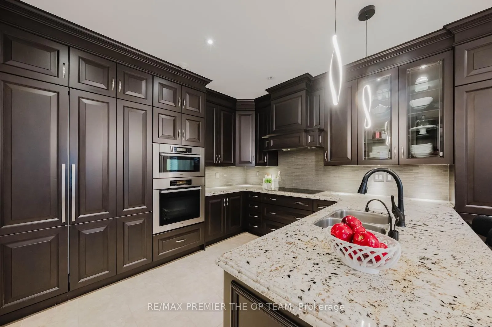 Photo 12 of 226 Via Borghese Street, Vaughan, Vellore Village — HOMEH