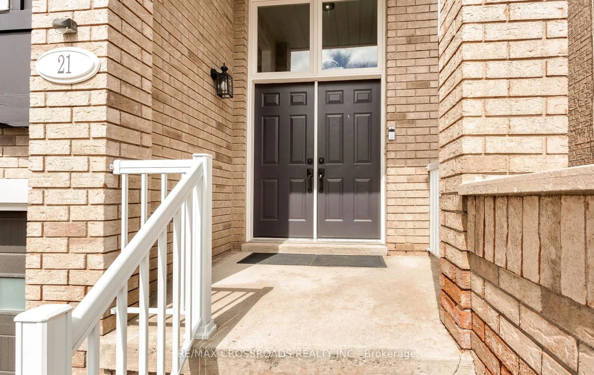 Photo 3 of 21 Cedarvalley Boulevard, Brampton, Northwest Sandalwood Parkway — HOMEH