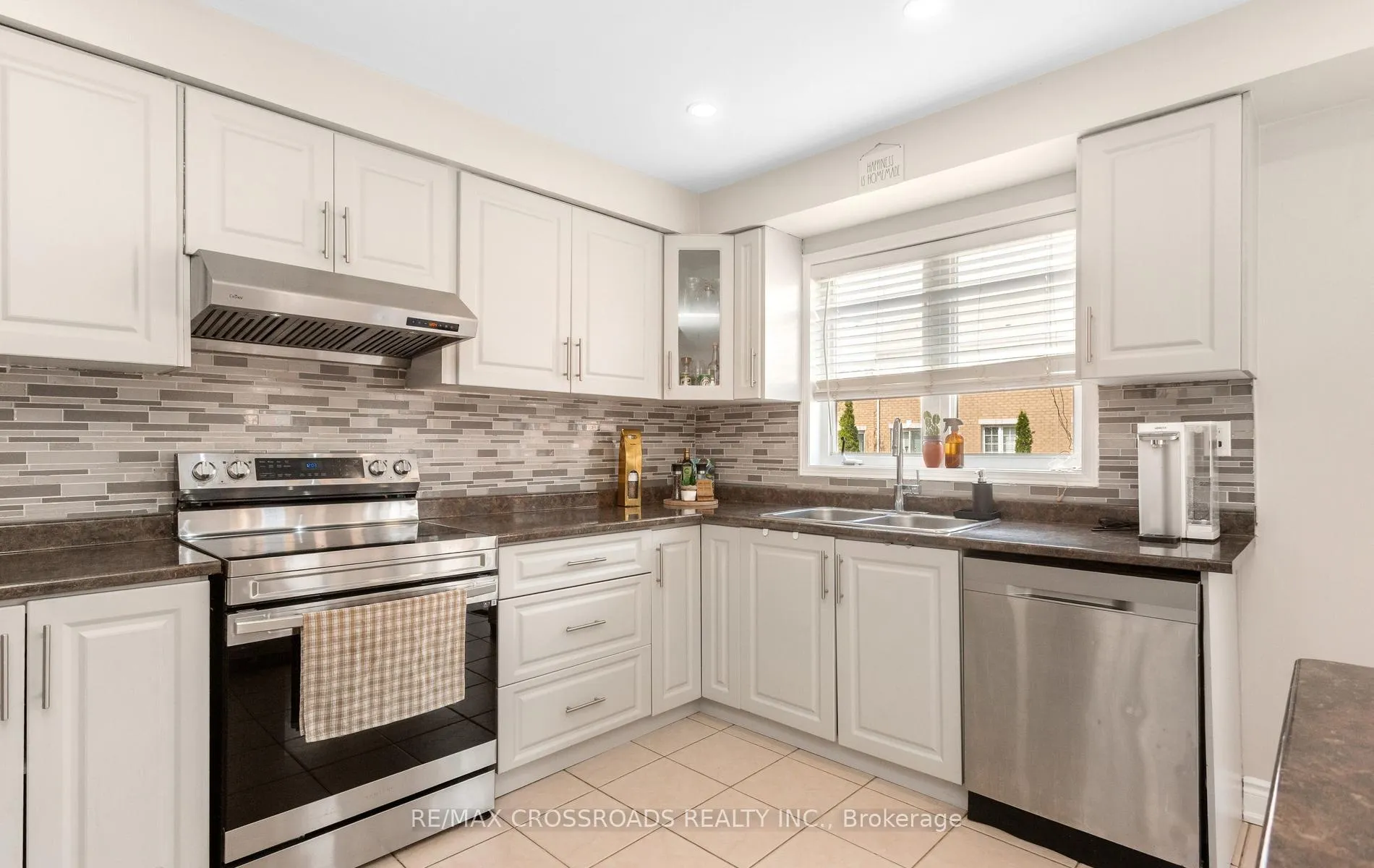 Photo 9 of 21 Cedarvalley Boulevard, Brampton, Northwest Sandalwood Parkway — HOMEH
