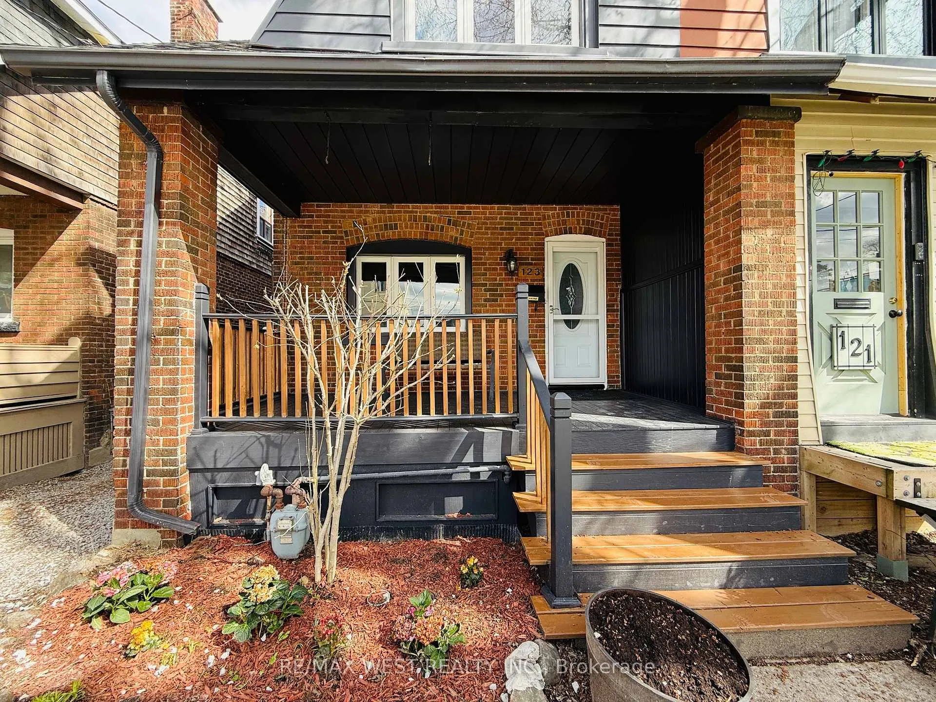 Photo 1 of Unit Main & 2nd, 123 Kingston Road, Toronto, The Beaches — HOMEH