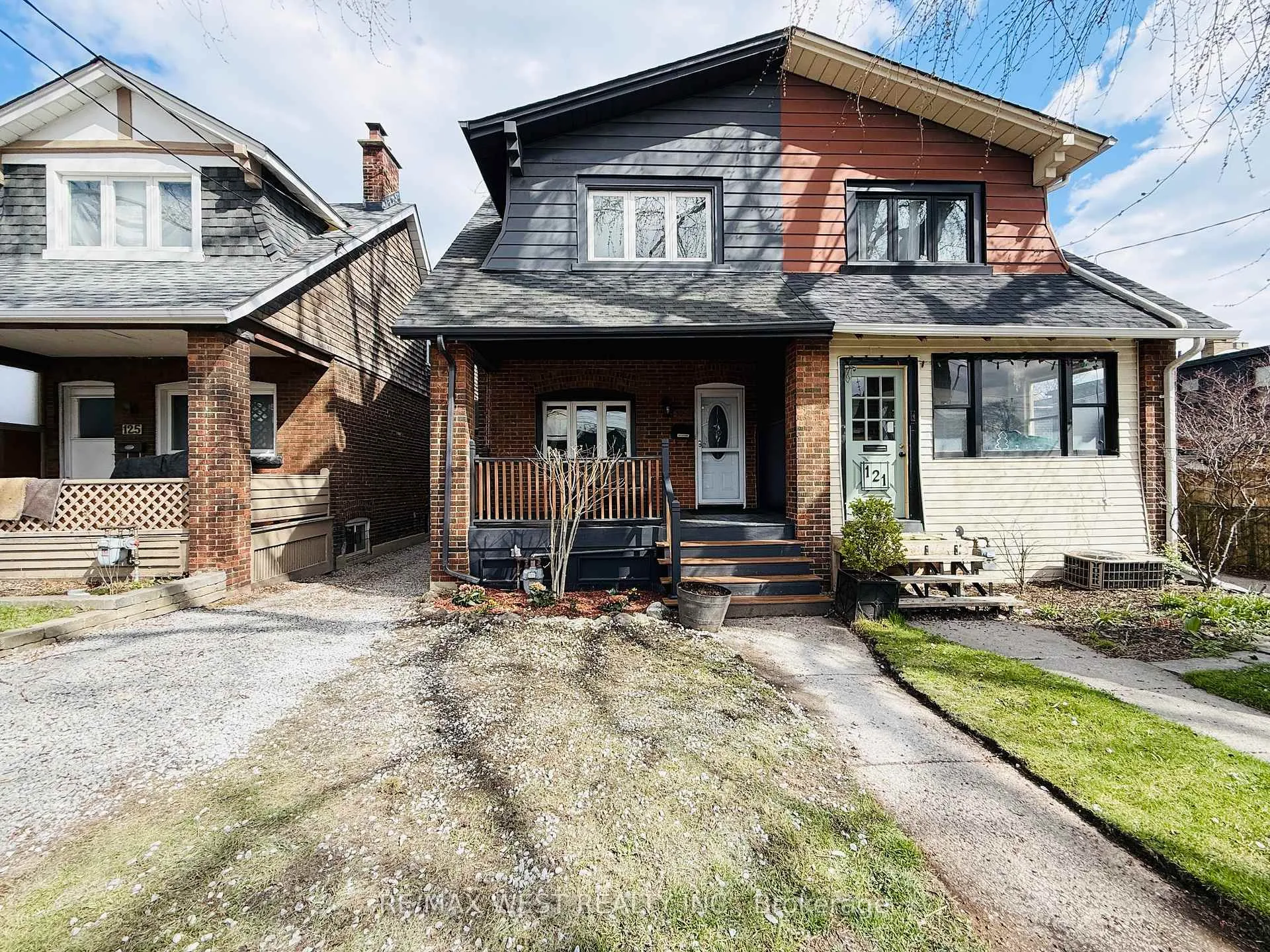 Photo 2 of Unit Main & 2nd, 123 Kingston Road, Toronto, The Beaches — HOMEH