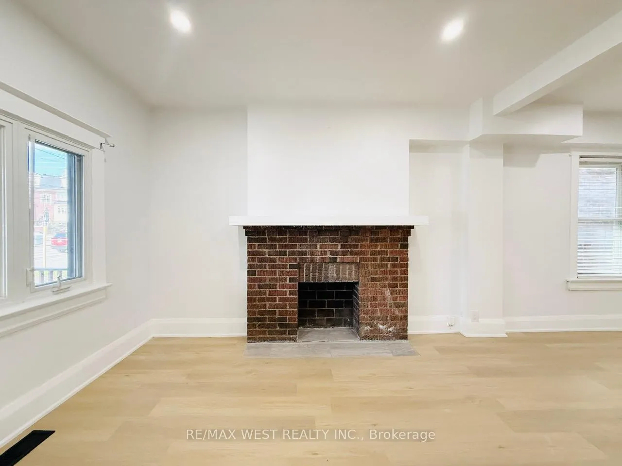 Photo 7 of Unit Main & 2nd, 123 Kingston Road, Toronto, The Beaches — HOMEH