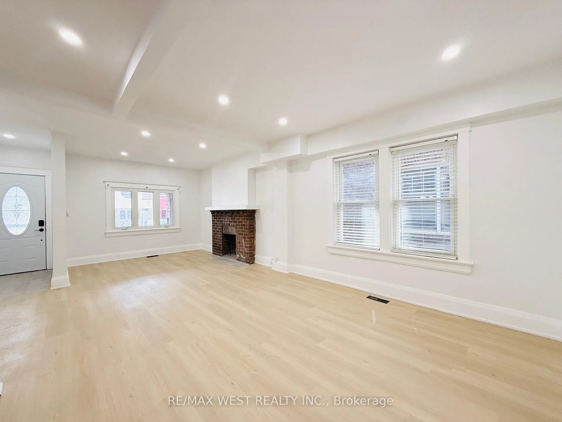 Photo 8 of Unit Main & 2nd, 123 Kingston Road, Toronto, The Beaches — HOMEH