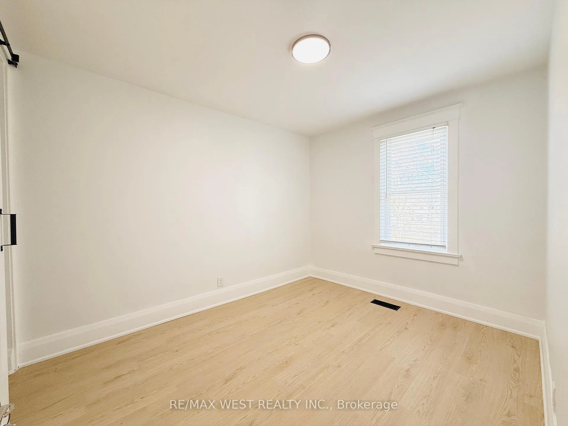 Photo 27 of Unit Main & 2nd, 123 Kingston Road, Toronto, The Beaches — HOMEH