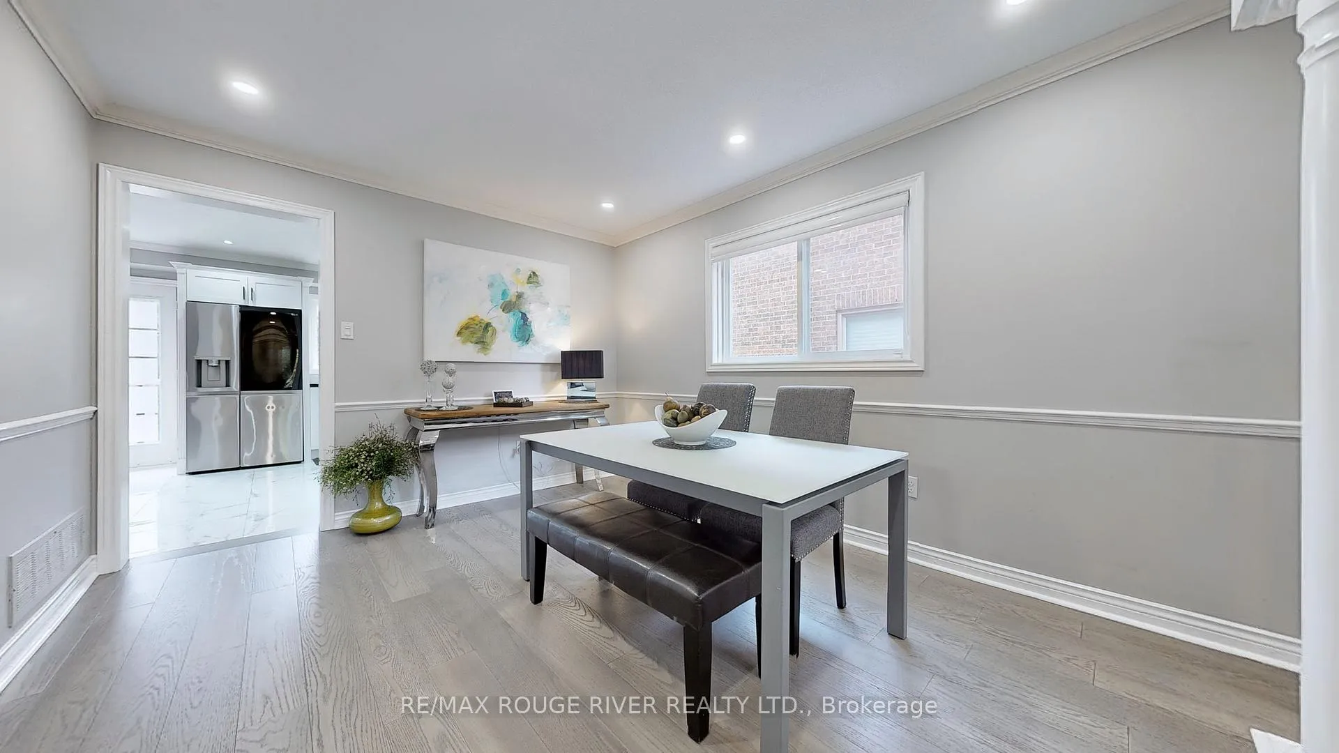 Photo 6 of 32 Dalmato Court, Vaughan, Vaughan Grove — HOMEH