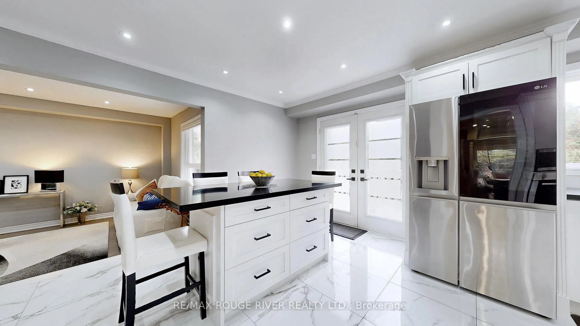 Photo 7 of 32 Dalmato Court, Vaughan, Vaughan Grove — HOMEH