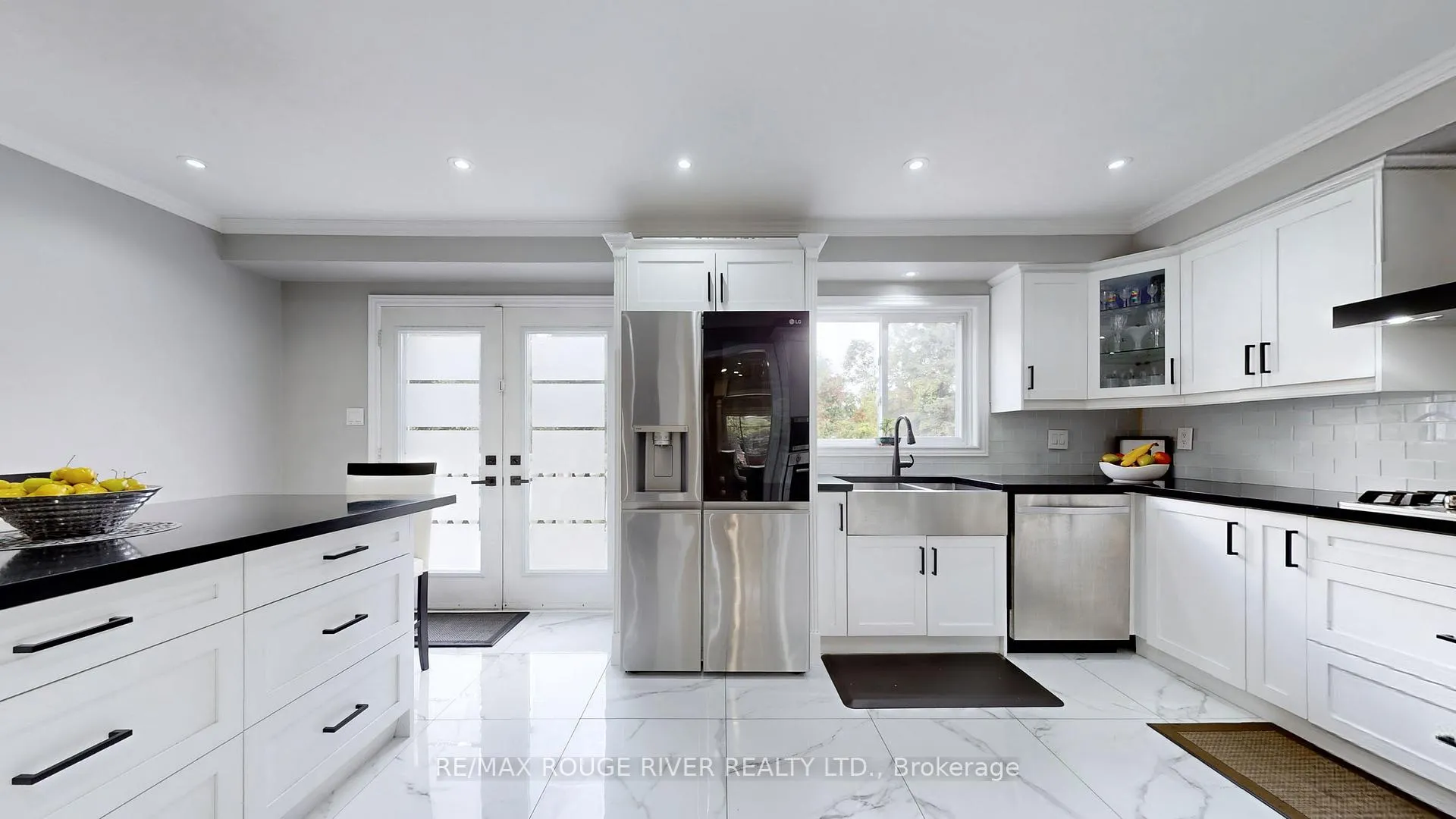 Photo 8 of 32 Dalmato Court, Vaughan, Vaughan Grove — HOMEH