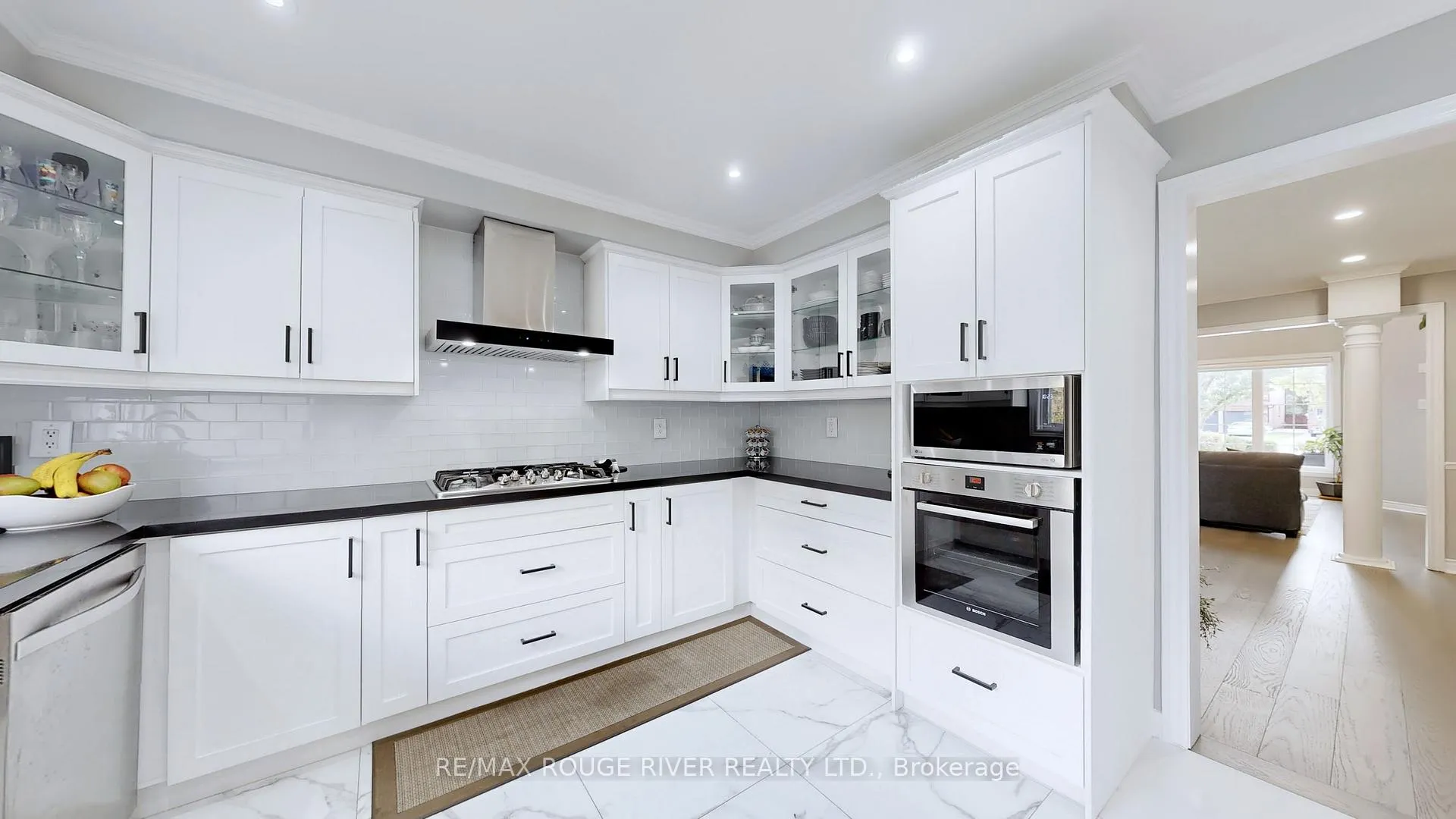 Photo 9 of 32 Dalmato Court, Vaughan, Vaughan Grove — HOMEH