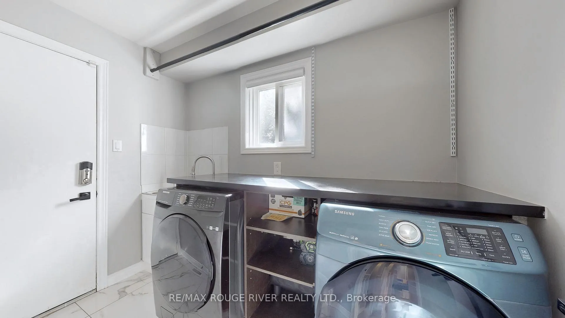 Photo 14 of 32 Dalmato Court, Vaughan, Vaughan Grove — HOMEH