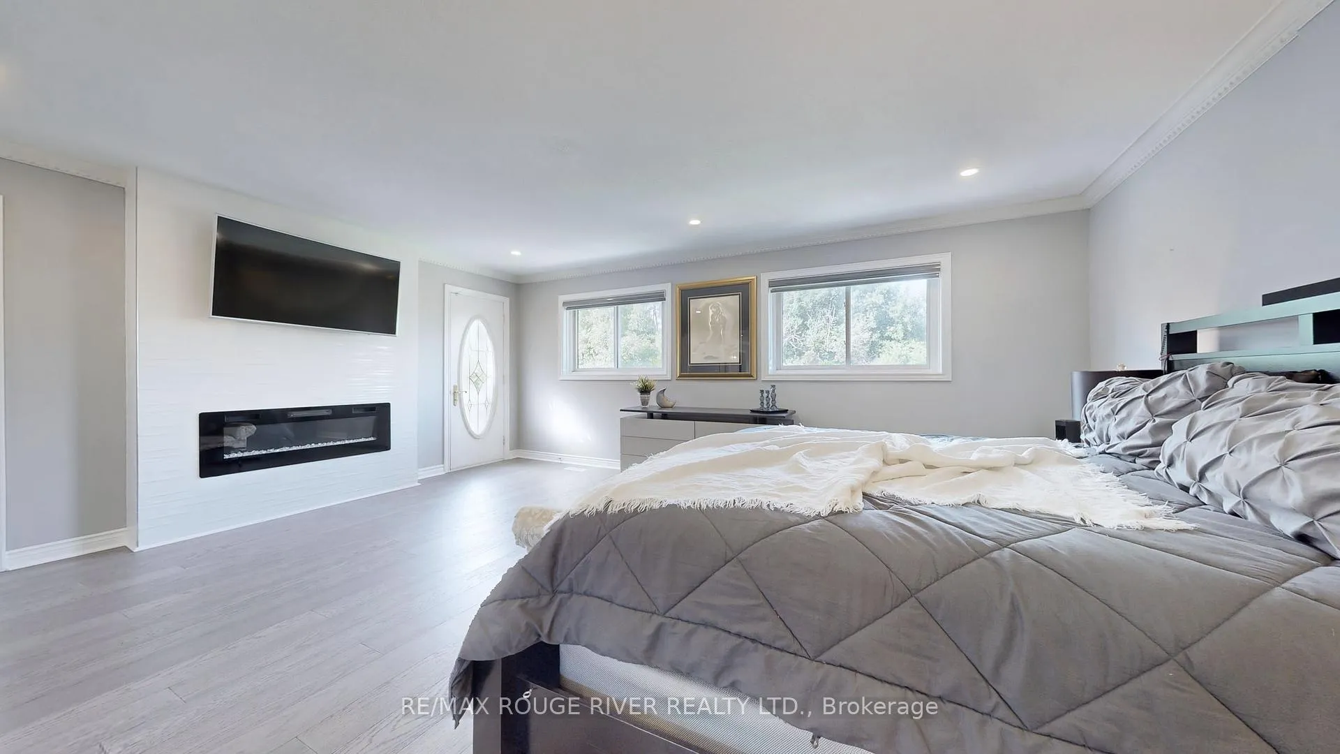 Photo 16 of 32 Dalmato Court, Vaughan, Vaughan Grove — HOMEH
