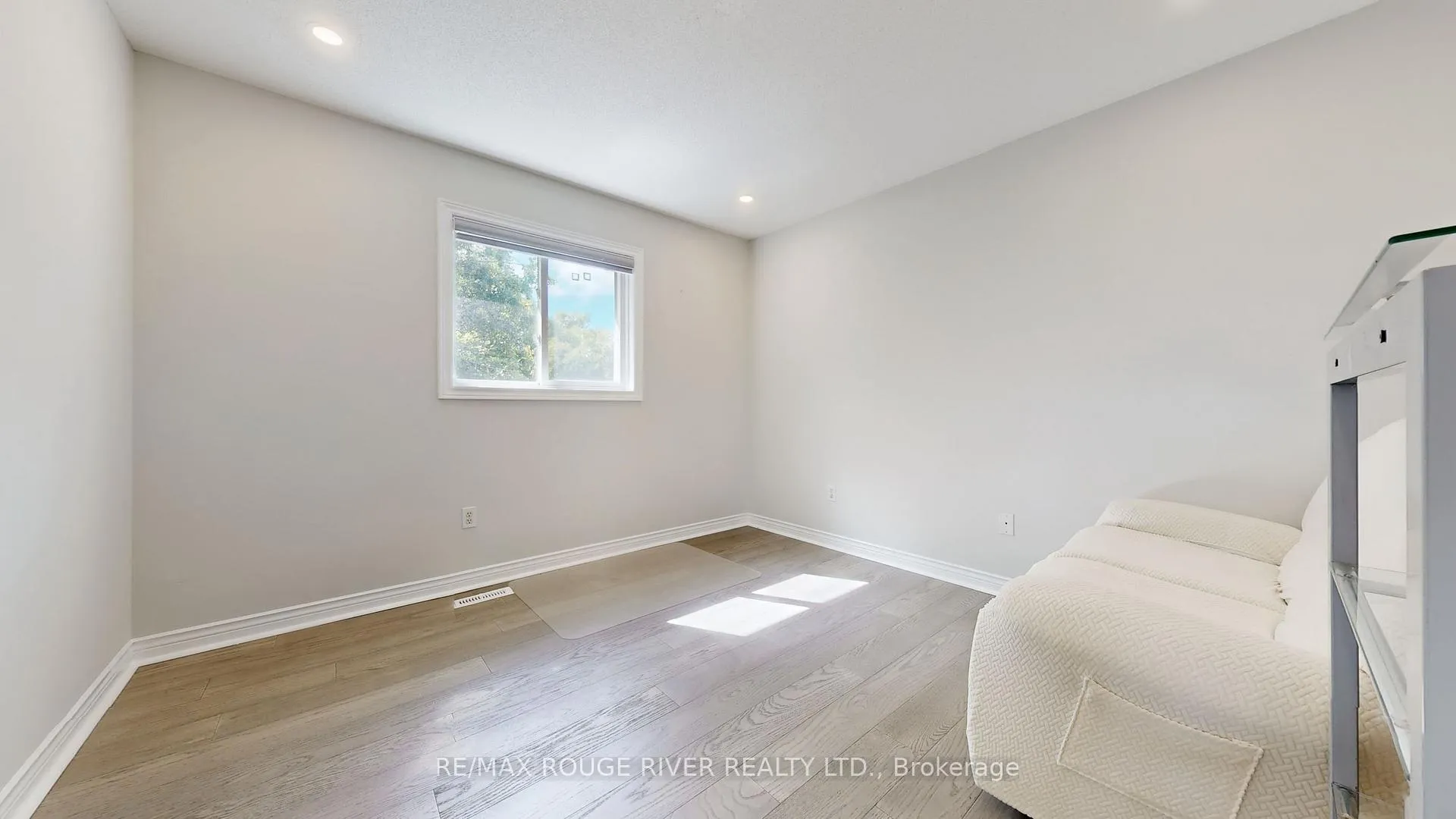 Photo 19 of 32 Dalmato Court, Vaughan, Vaughan Grove — HOMEH