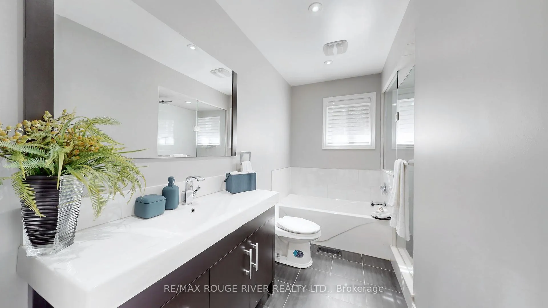 Photo 21 of 32 Dalmato Court, Vaughan, Vaughan Grove — HOMEH