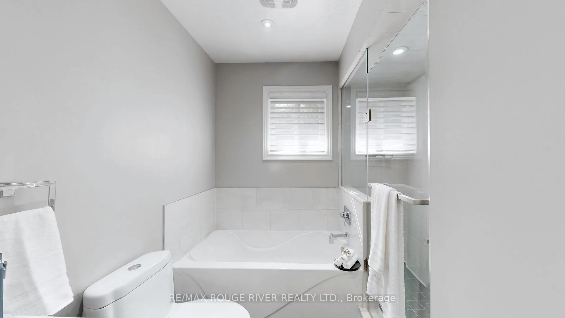 Photo 22 of 32 Dalmato Court, Vaughan, Vaughan Grove — HOMEH