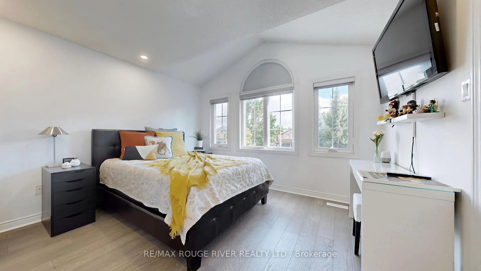 Photo 23 of 32 Dalmato Court, Vaughan, Vaughan Grove — HOMEH