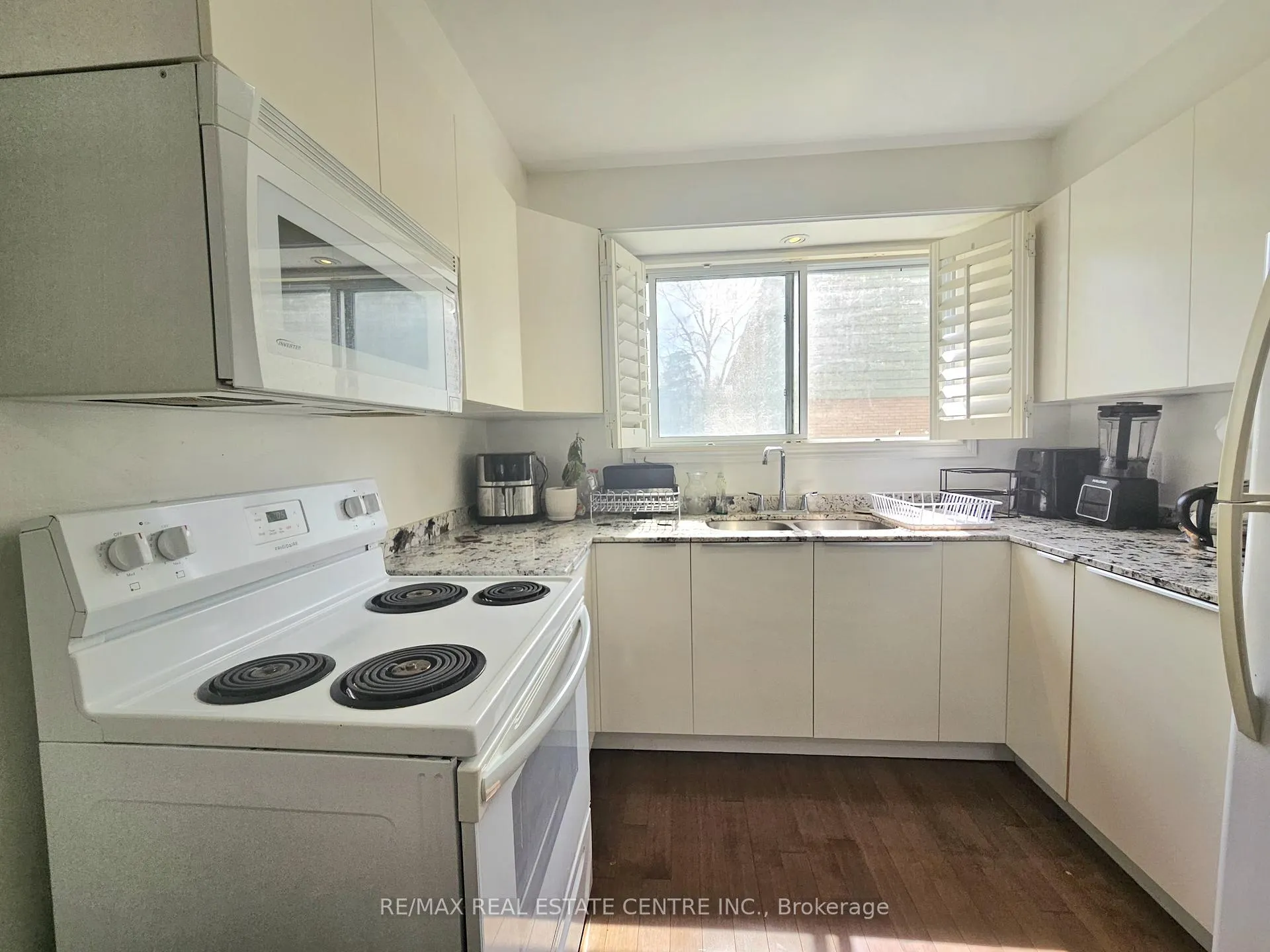 Photo 7 of Unit 6, 161 Berkindale Drive, Hamilton, Riverdale — HOMEH