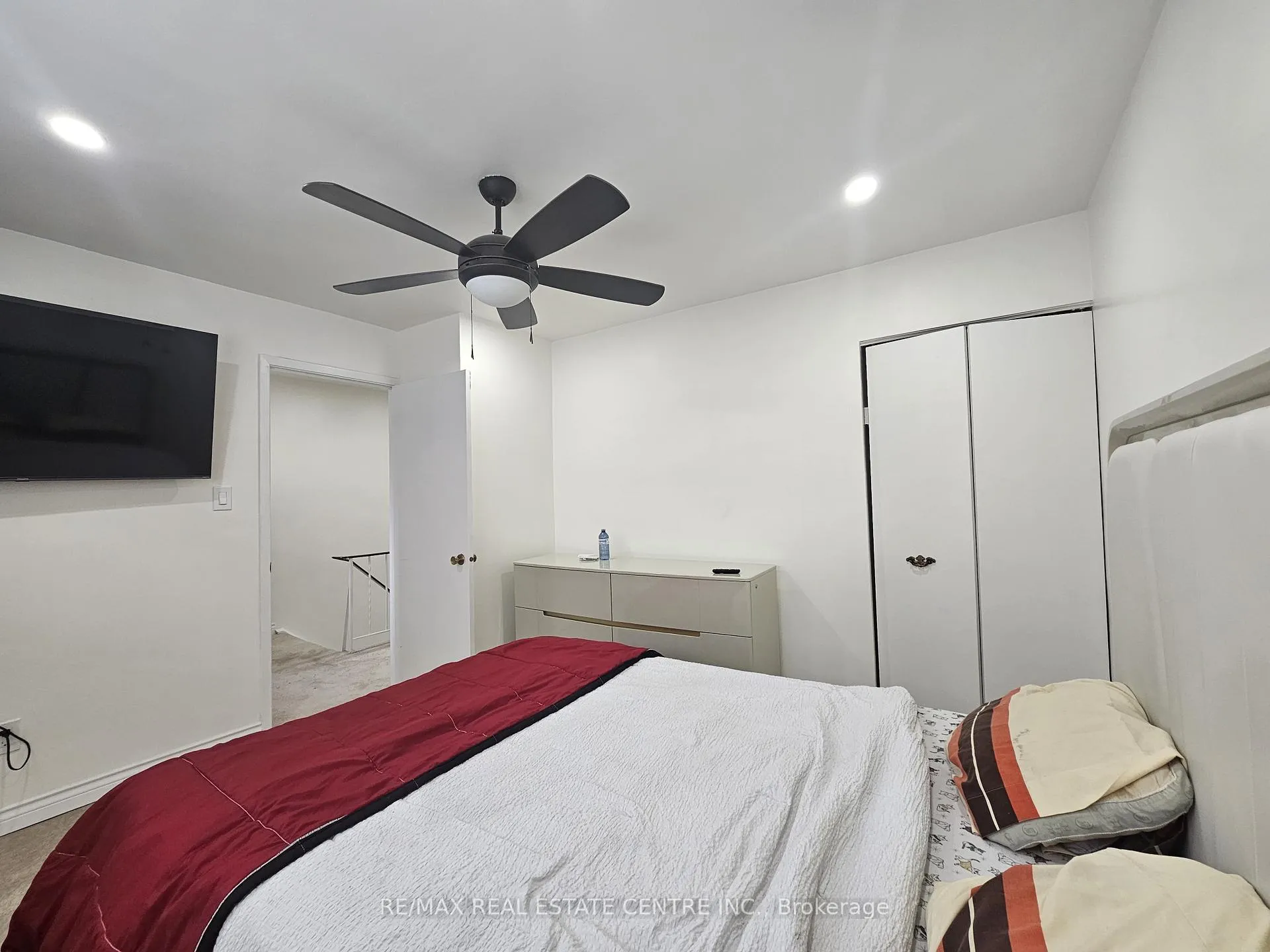 Photo 15 of Unit 6, 161 Berkindale Drive, Hamilton, Riverdale — HOMEH