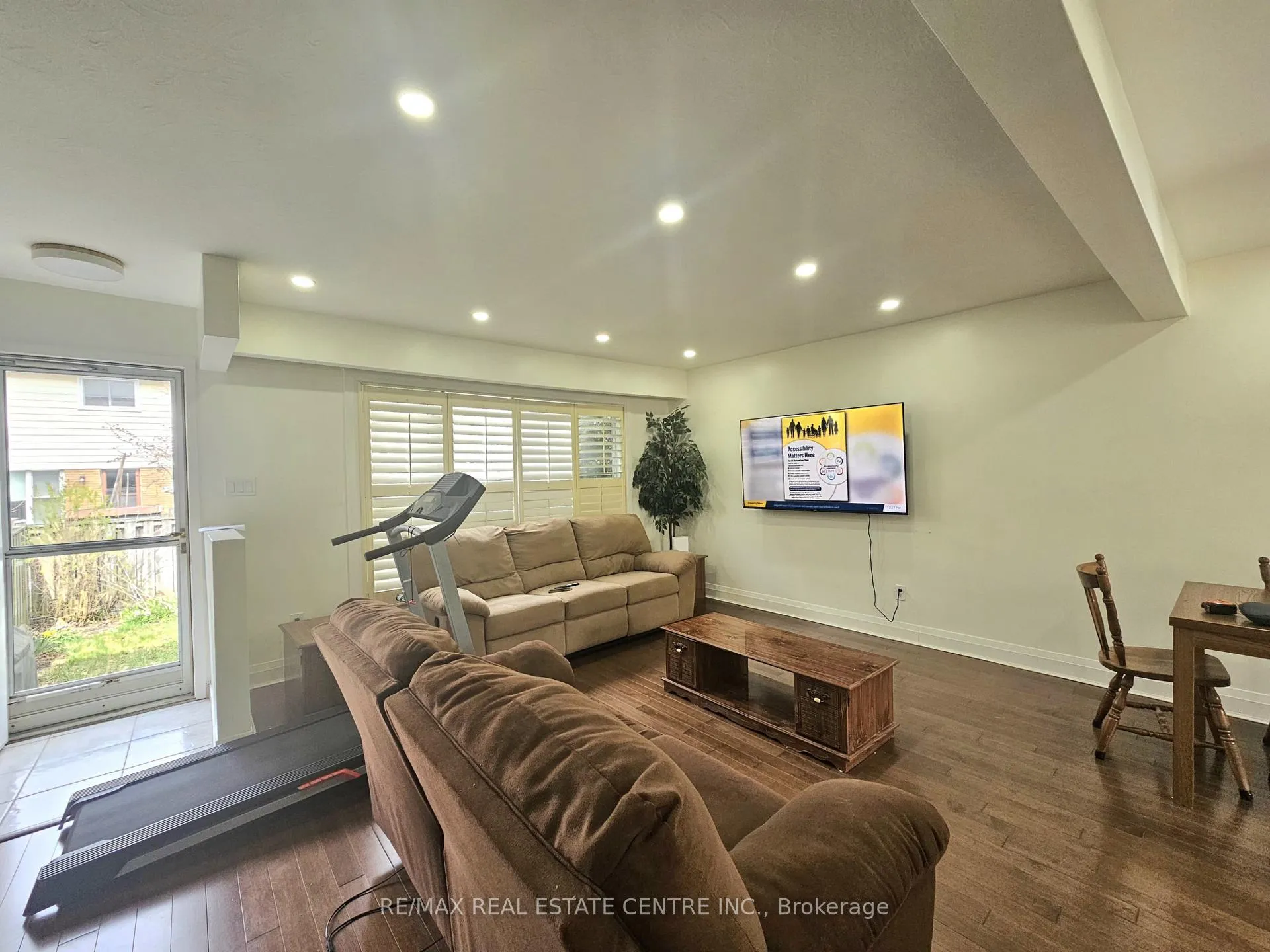 Photo 19 of Unit 6, 161 Berkindale Drive, Hamilton, Riverdale — HOMEH