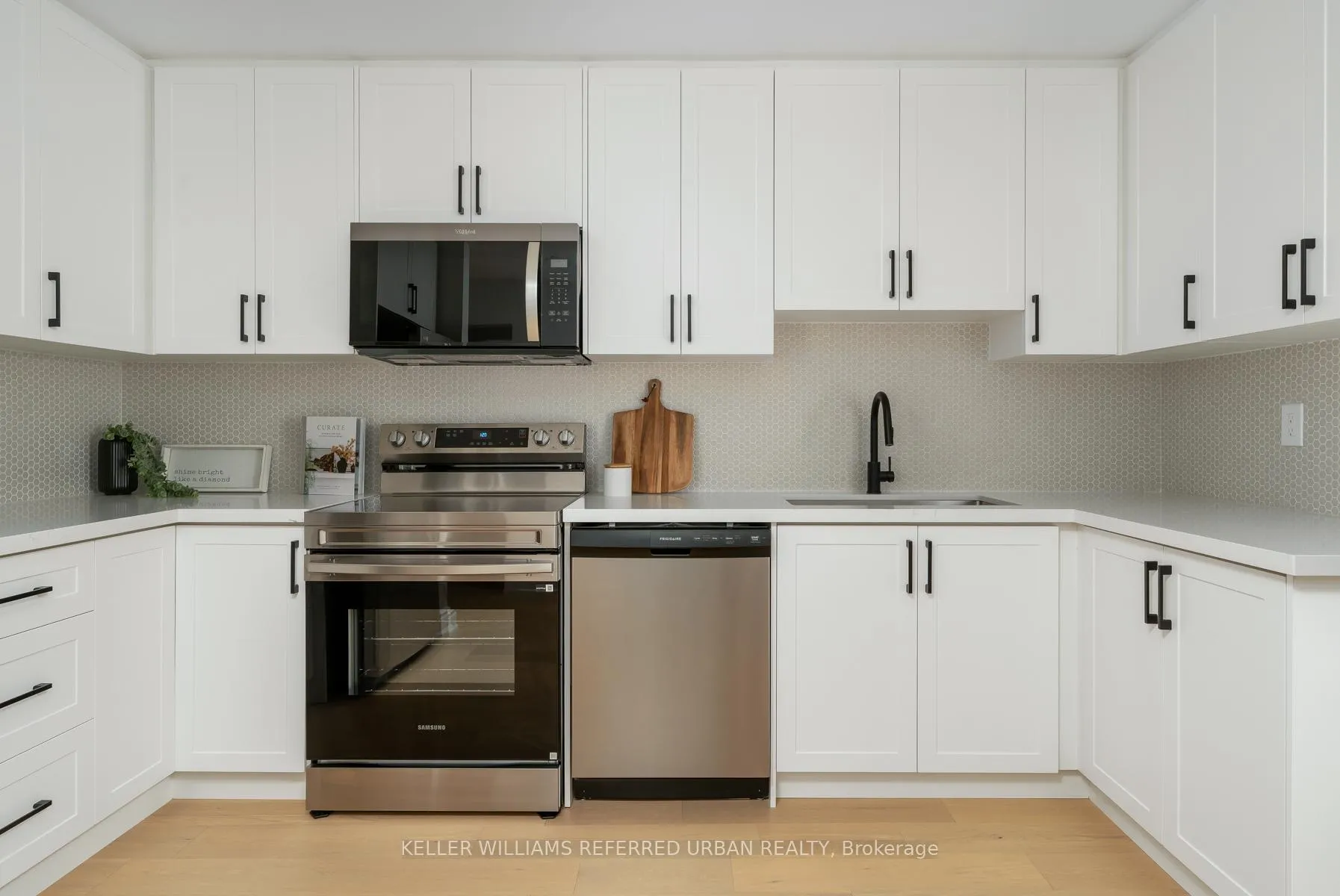 Photo 15 of 1064 Moorelands Crescent, Pickering, Rosebank — HOMEH