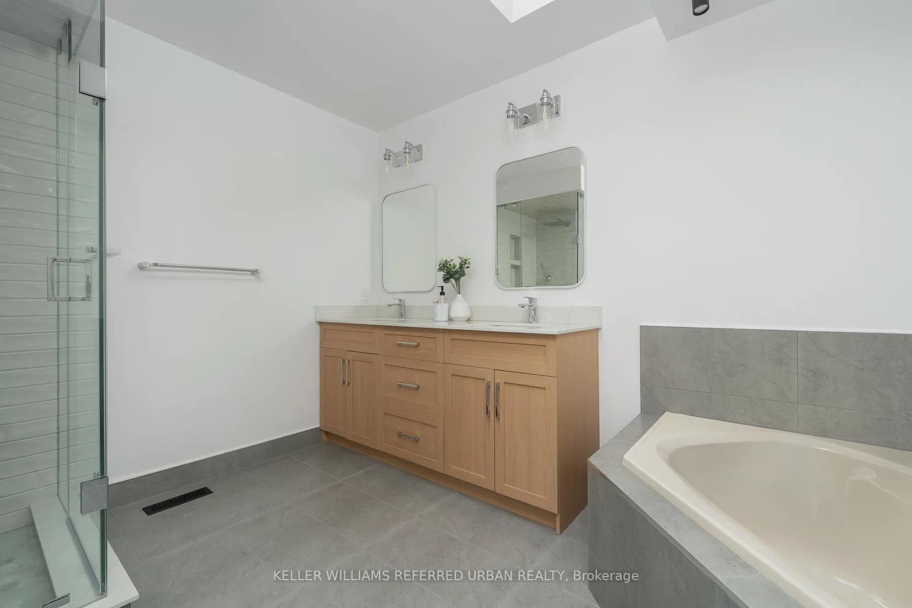 Photo 26 of 1064 Moorelands Crescent, Pickering, Rosebank — HOMEH