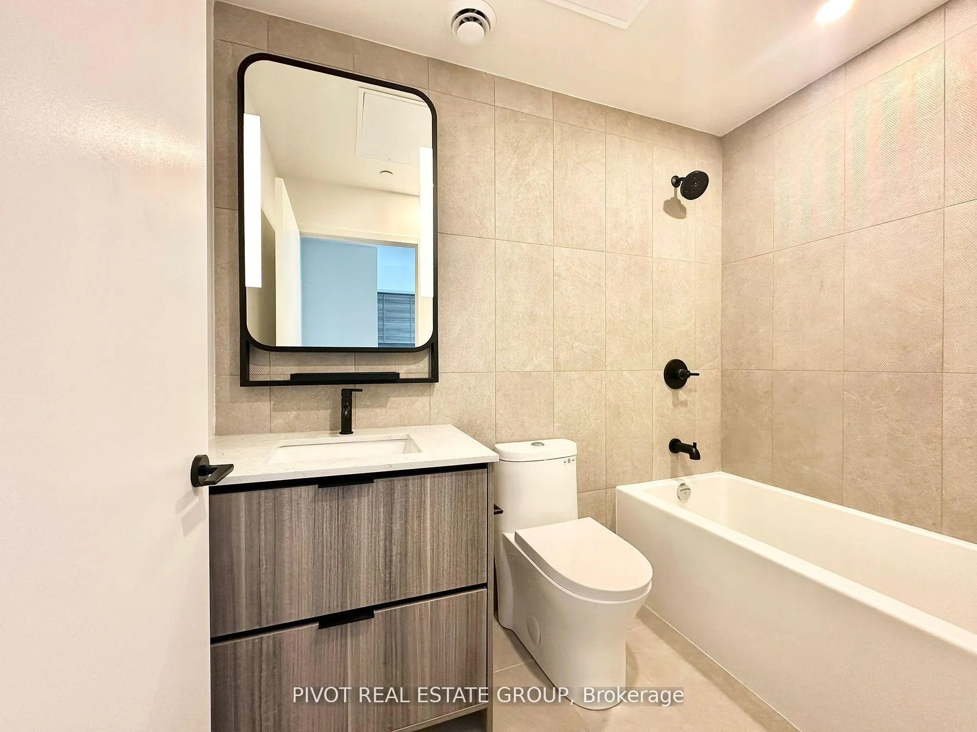 Photo 6 of Unit 604, 1050 Eastern Avenue, Toronto, The Beaches — HOMEH