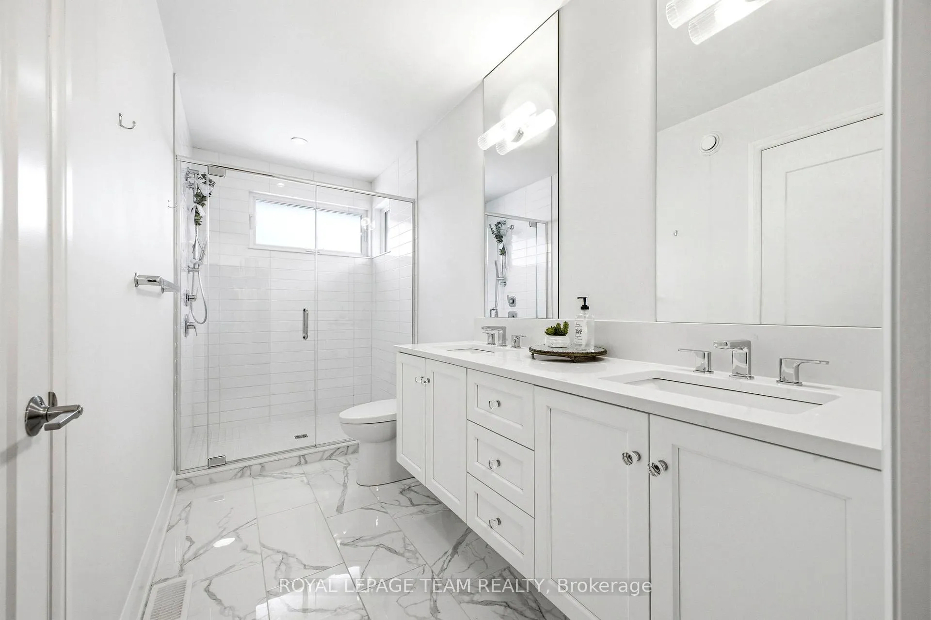 Photo 22 of 526 Edison Avenue, Ottawa, McKellar/Highland — HOMEH