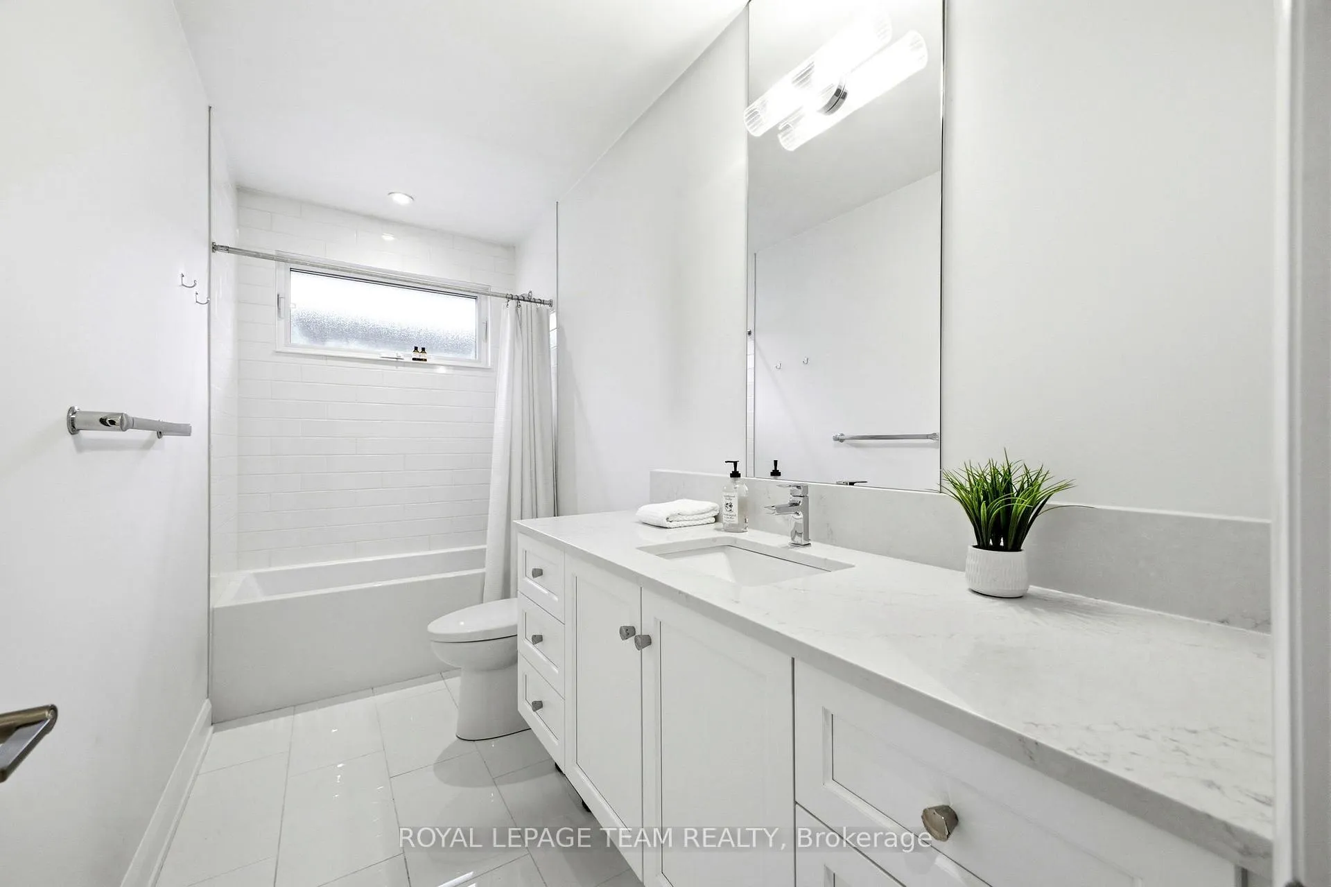 Photo 27 of 526 Edison Avenue, Ottawa, McKellar/Highland — HOMEH