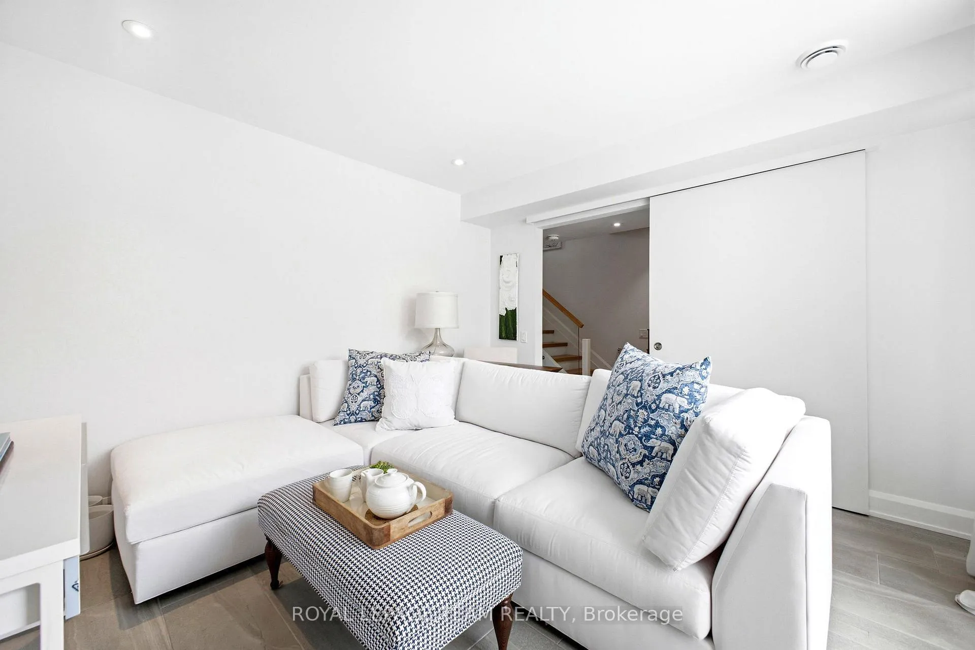 Photo 29 of 526 Edison Avenue, Ottawa, McKellar/Highland — HOMEH