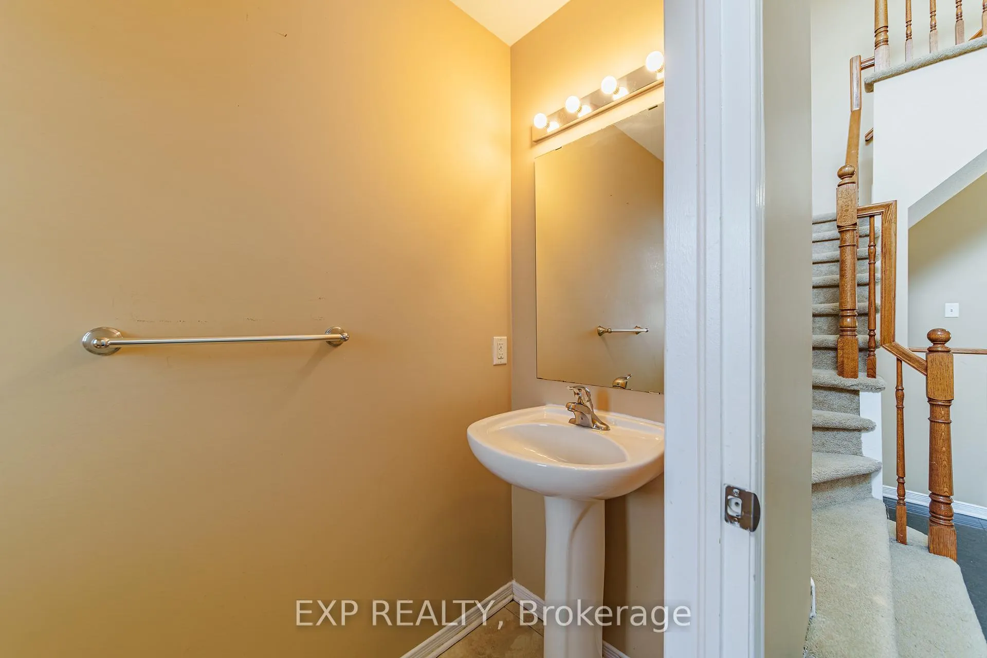 Photo 3 of 356 West Ridge Drive, Ottawa, Stittsville (South) — HOMEH