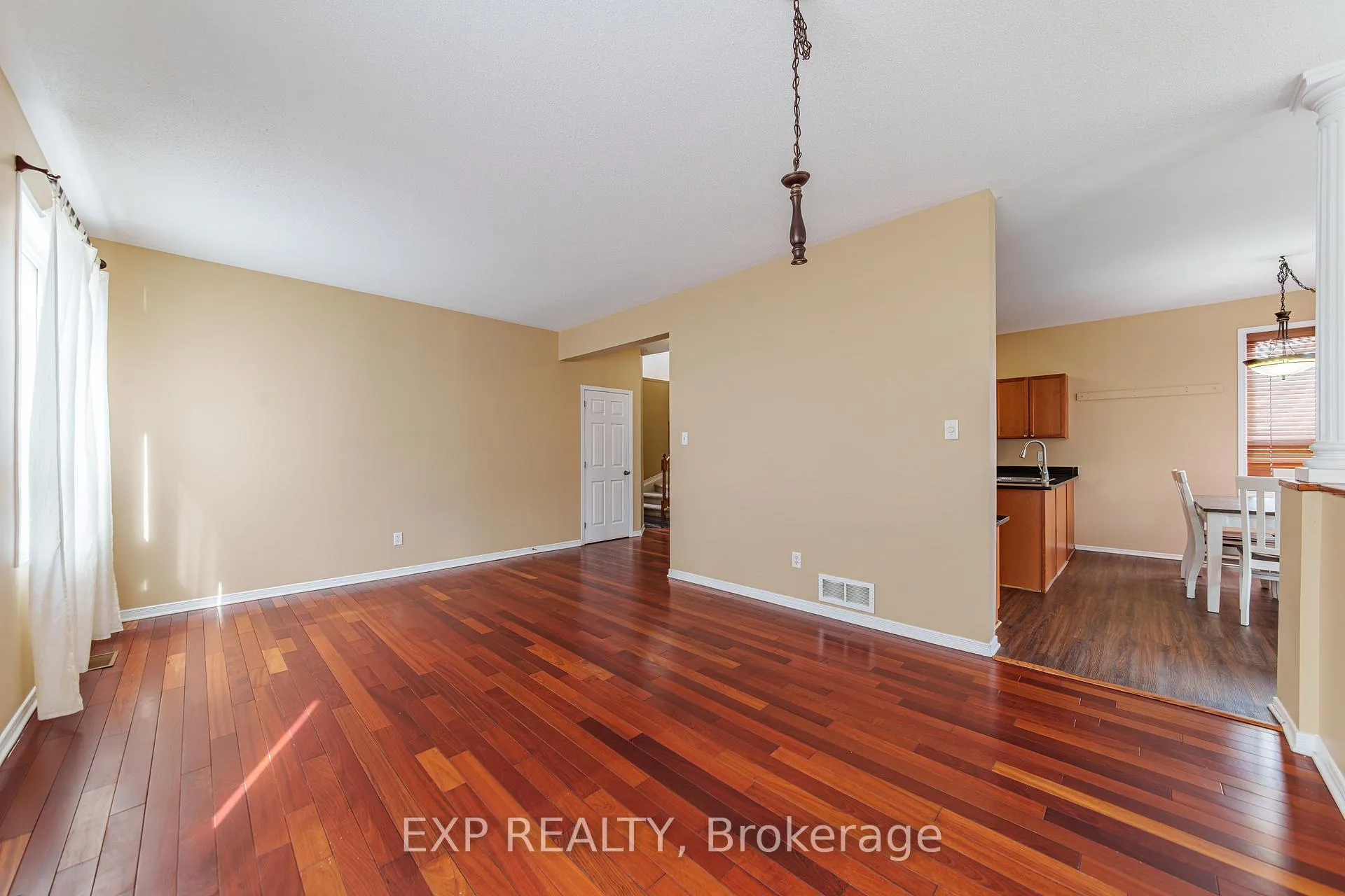 Photo 7 of 356 West Ridge Drive, Ottawa, Stittsville (South) — HOMEH