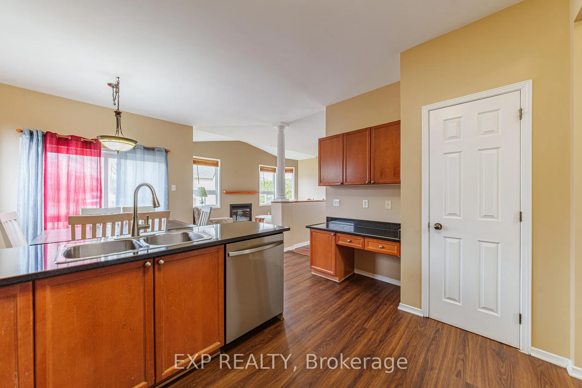 Photo 10 of 356 West Ridge Drive, Ottawa, Stittsville (South) — HOMEH