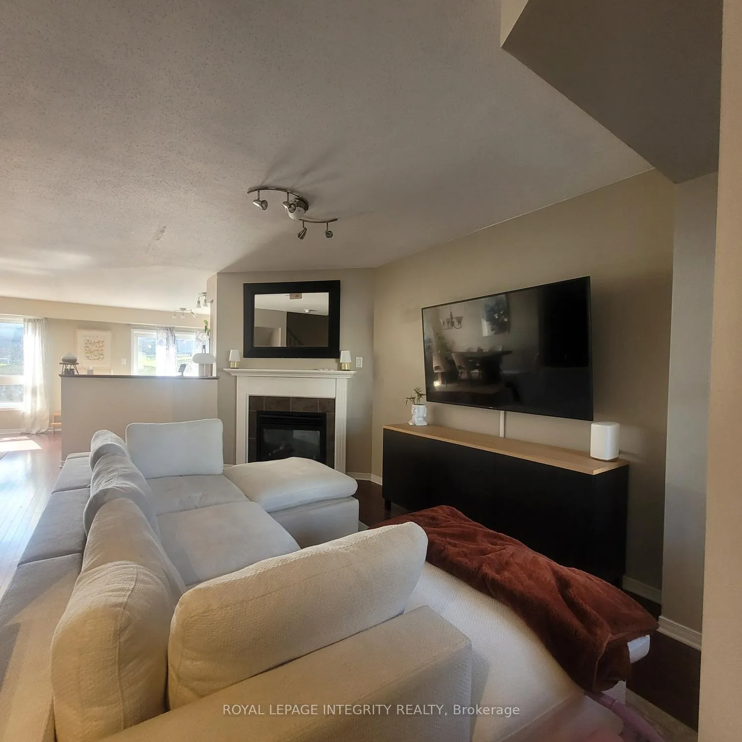 Photo 5 of 554 Aberfoyle Circle, Ottawa, Kanata - Morgan's Grant/South March — HOMEH
