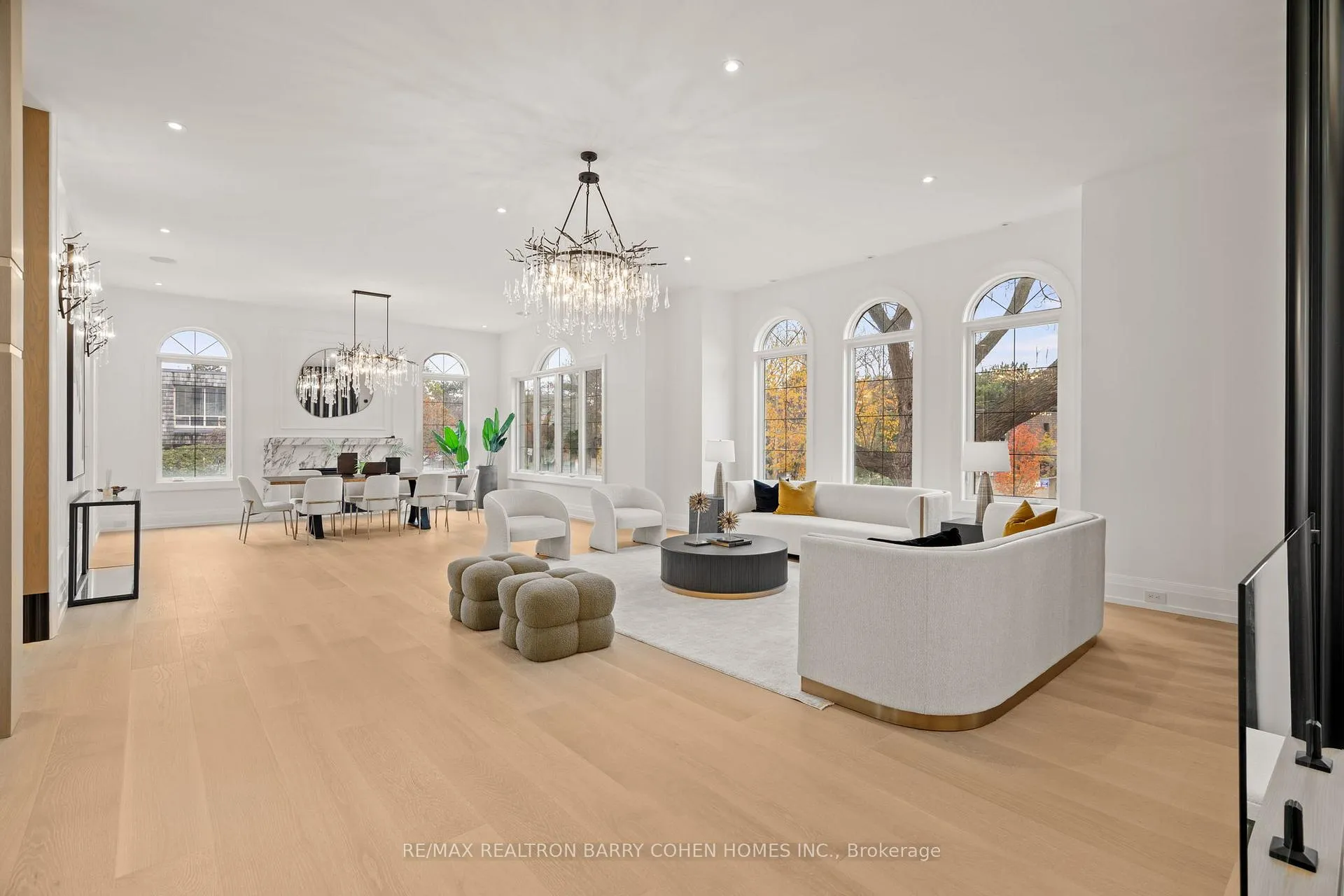 Photo 7 of 81 Upper Canada Drive, North York, St. Andrew-Windfields — HOMEH