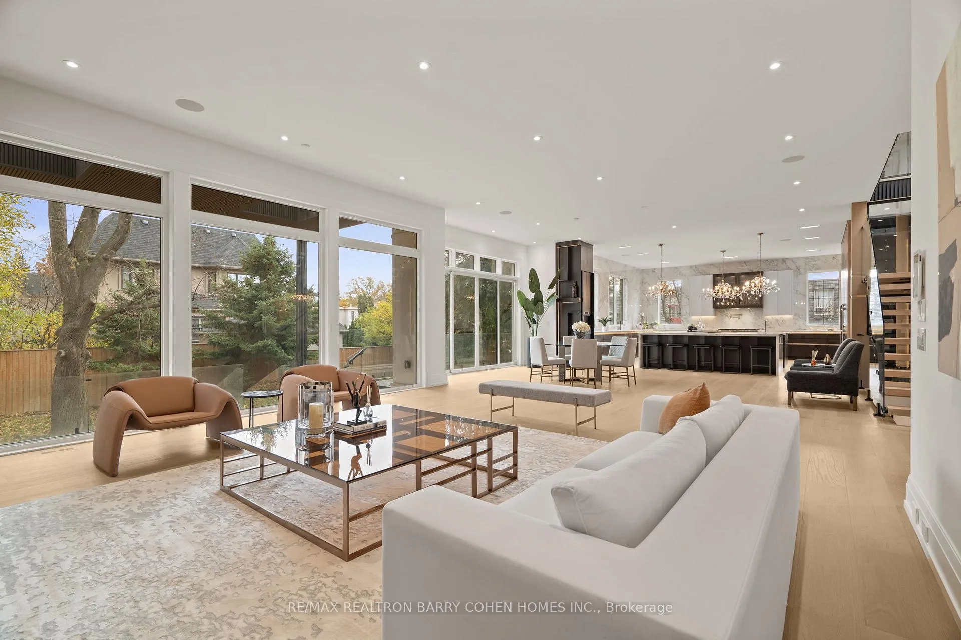 Photo 19 of 81 Upper Canada Drive, North York, St. Andrew-Windfields — HOMEH