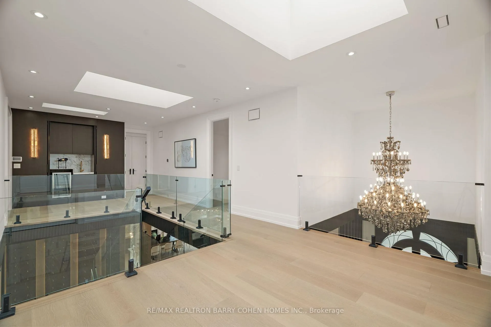 Photo 23 of 81 Upper Canada Drive, North York, St. Andrew-Windfields — HOMEH