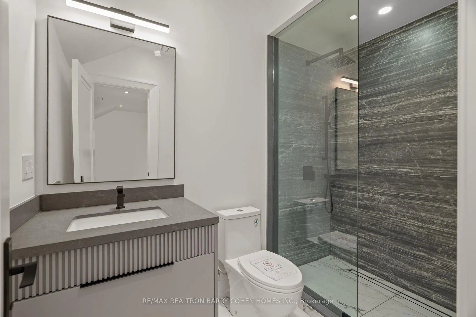 Photo 34 of 81 Upper Canada Drive, North York, St. Andrew-Windfields — HOMEH