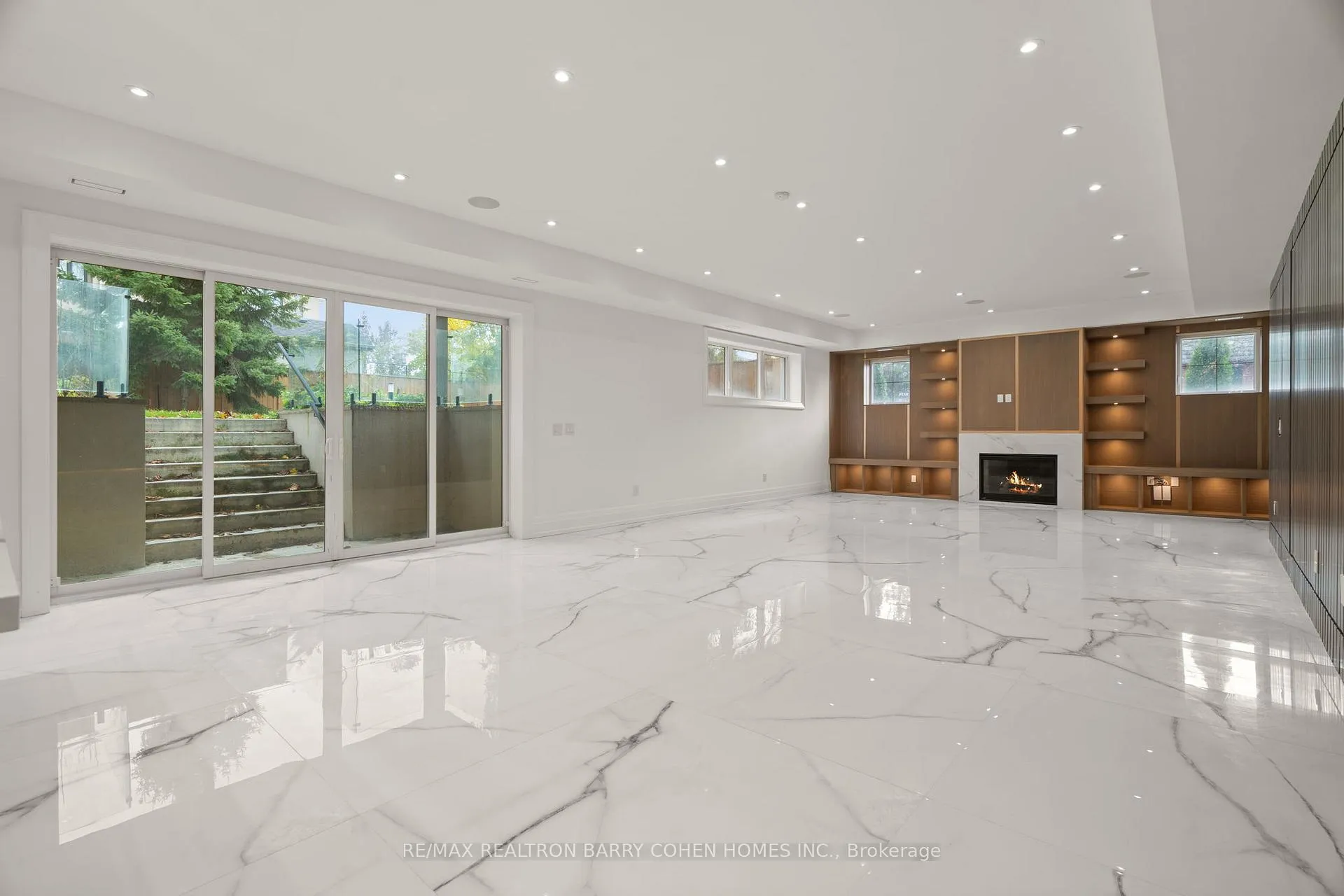 Photo 40 of 81 Upper Canada Drive, North York, St. Andrew-Windfields — HOMEH