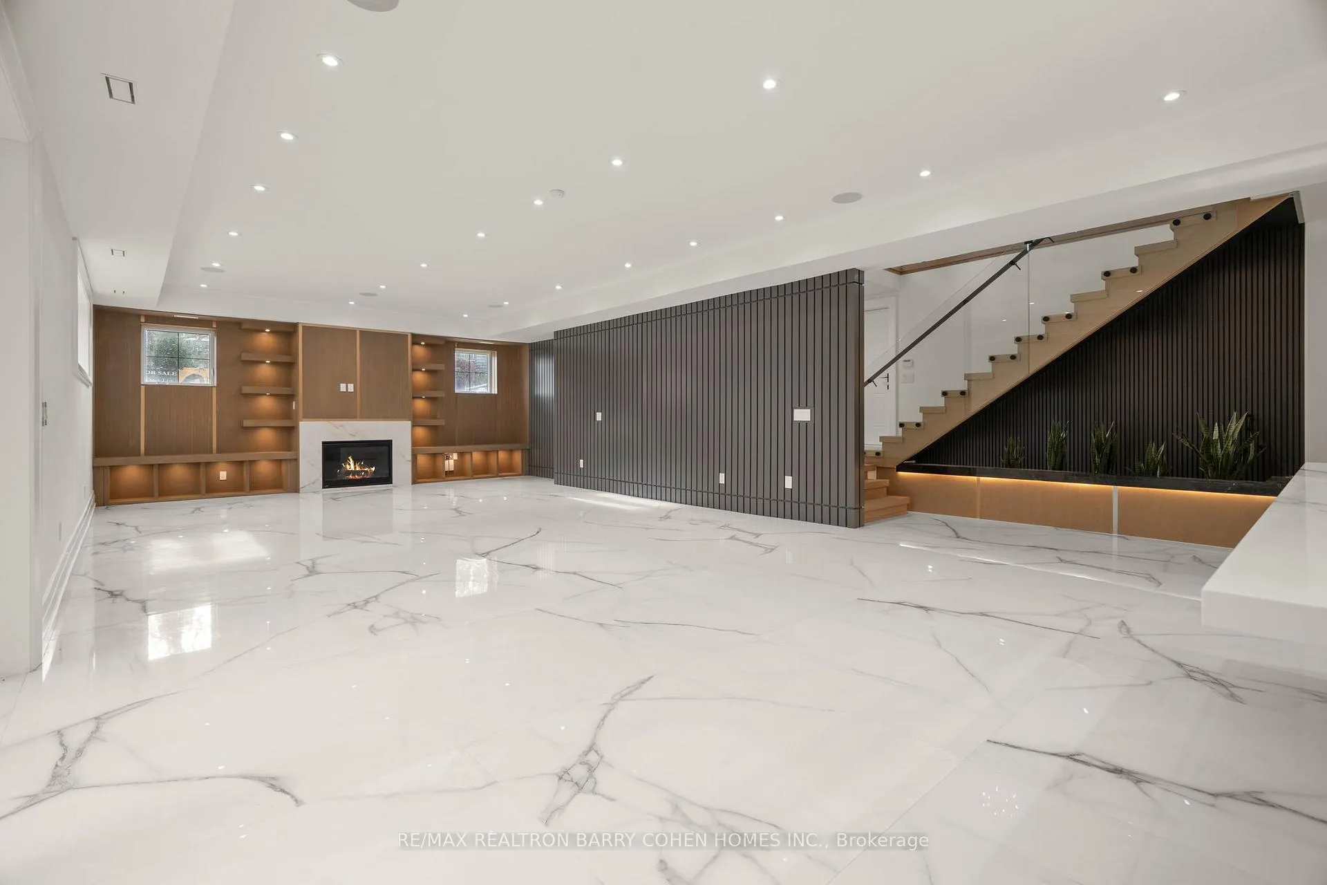 Photo 41 of 81 Upper Canada Drive, North York, St. Andrew-Windfields — HOMEH