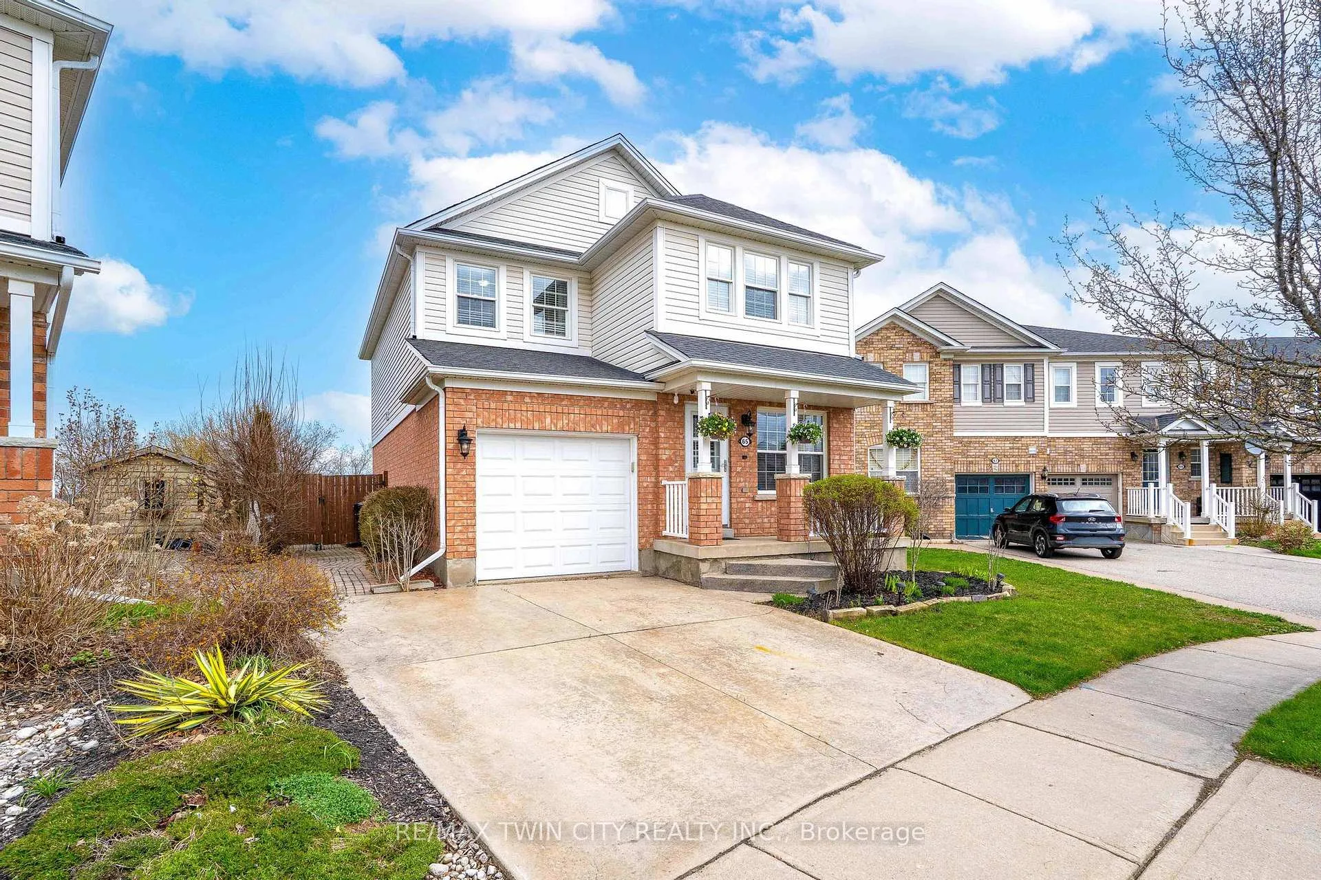 Photo 2 of 65 Bloomington Drive, Cambridge — HOMEH