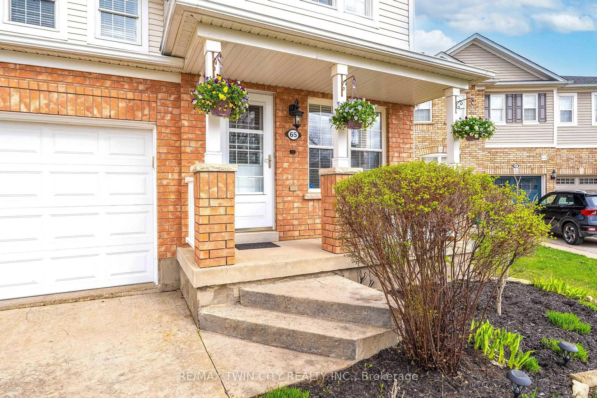 Photo 3 of 65 Bloomington Drive, Cambridge — HOMEH