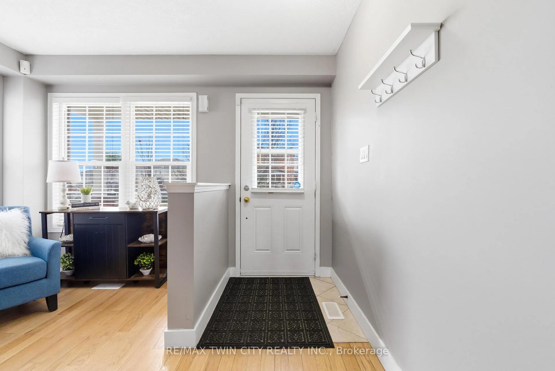 Photo 4 of 65 Bloomington Drive, Cambridge — HOMEH