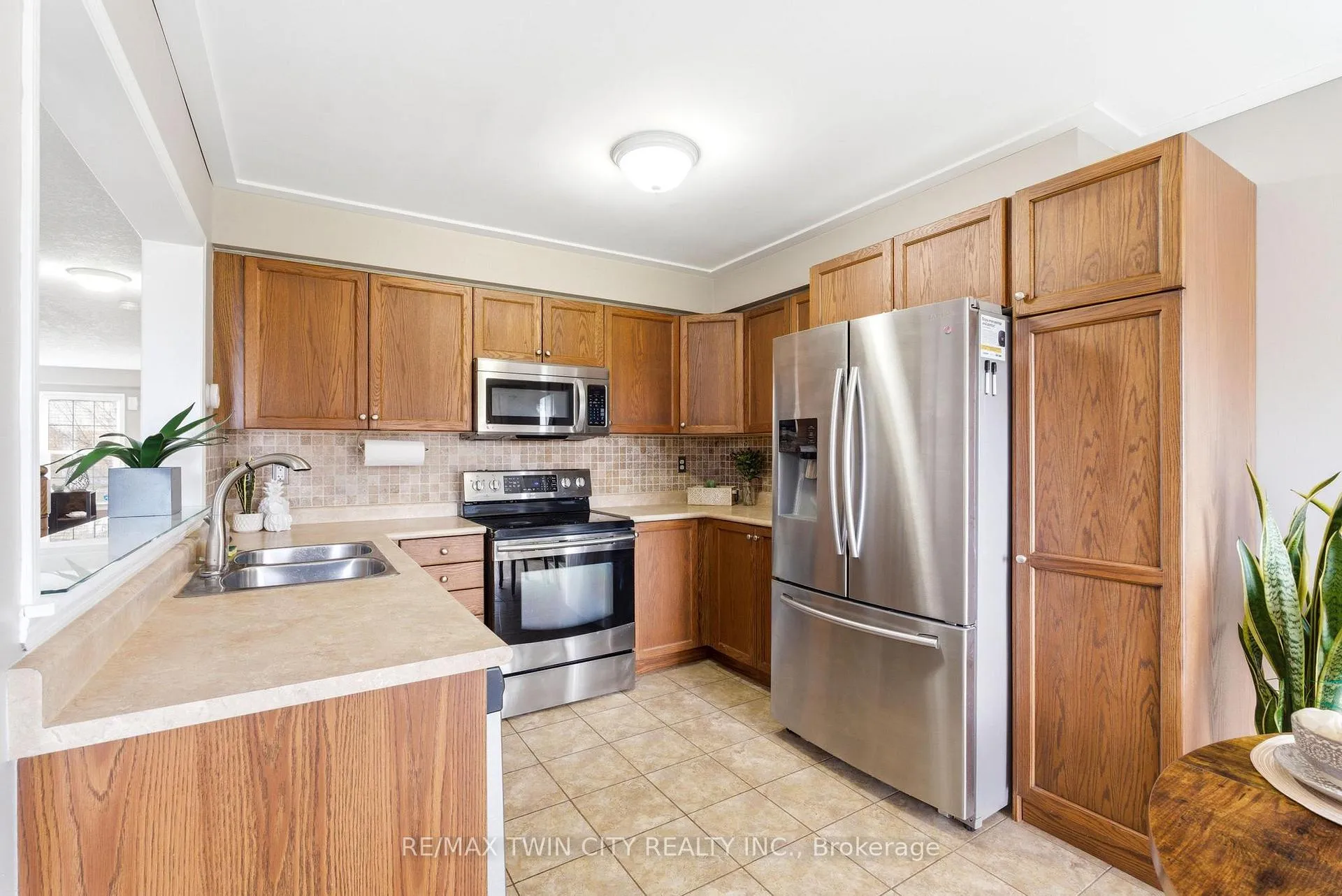 Photo 14 of 65 Bloomington Drive, Cambridge — HOMEH