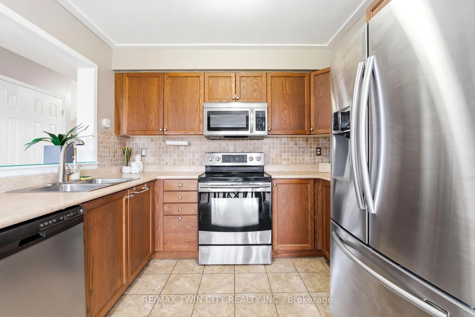 Photo 15 of 65 Bloomington Drive, Cambridge — HOMEH