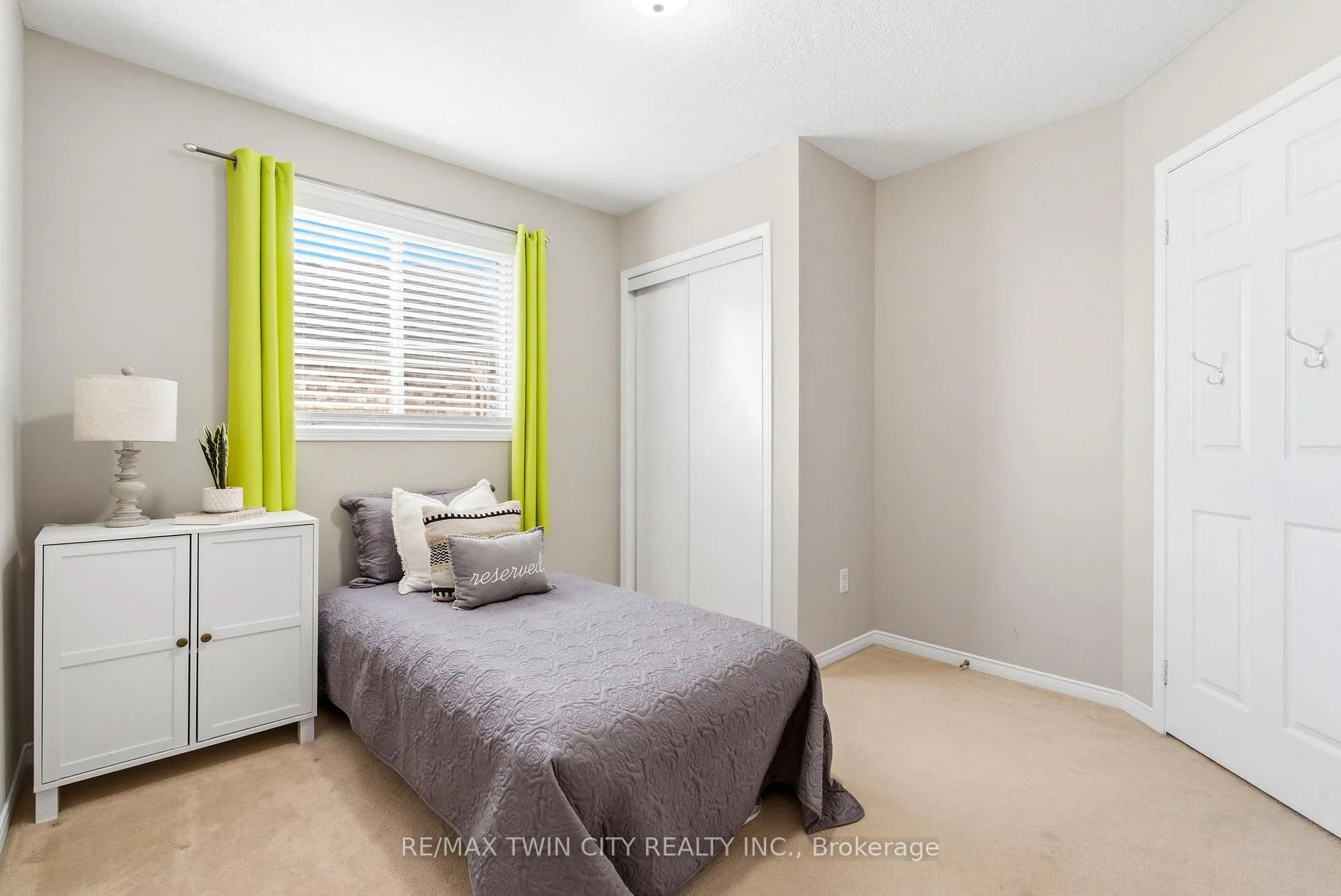 Photo 25 of 65 Bloomington Drive, Cambridge — HOMEH
