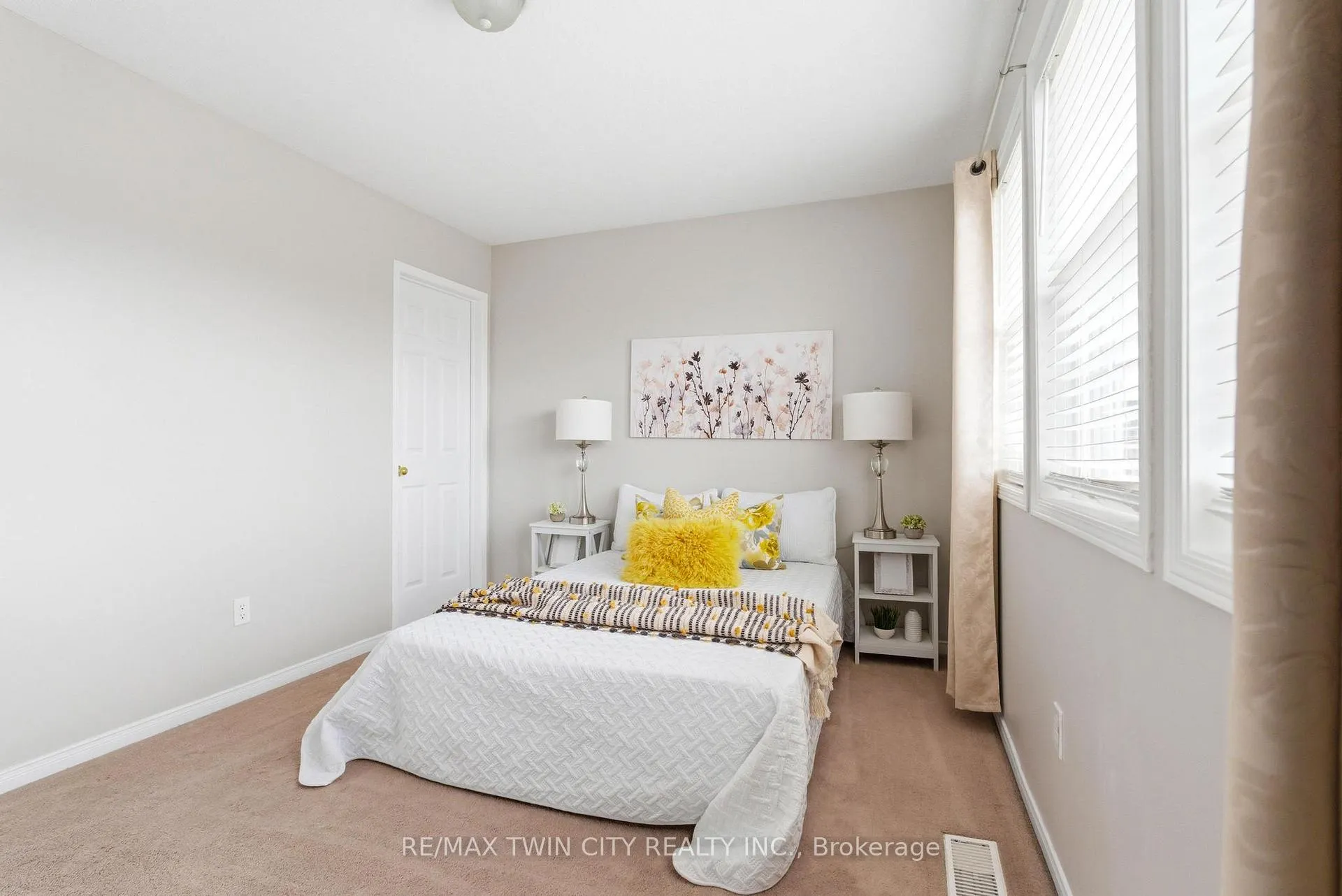Photo 30 of 65 Bloomington Drive, Cambridge — HOMEH
