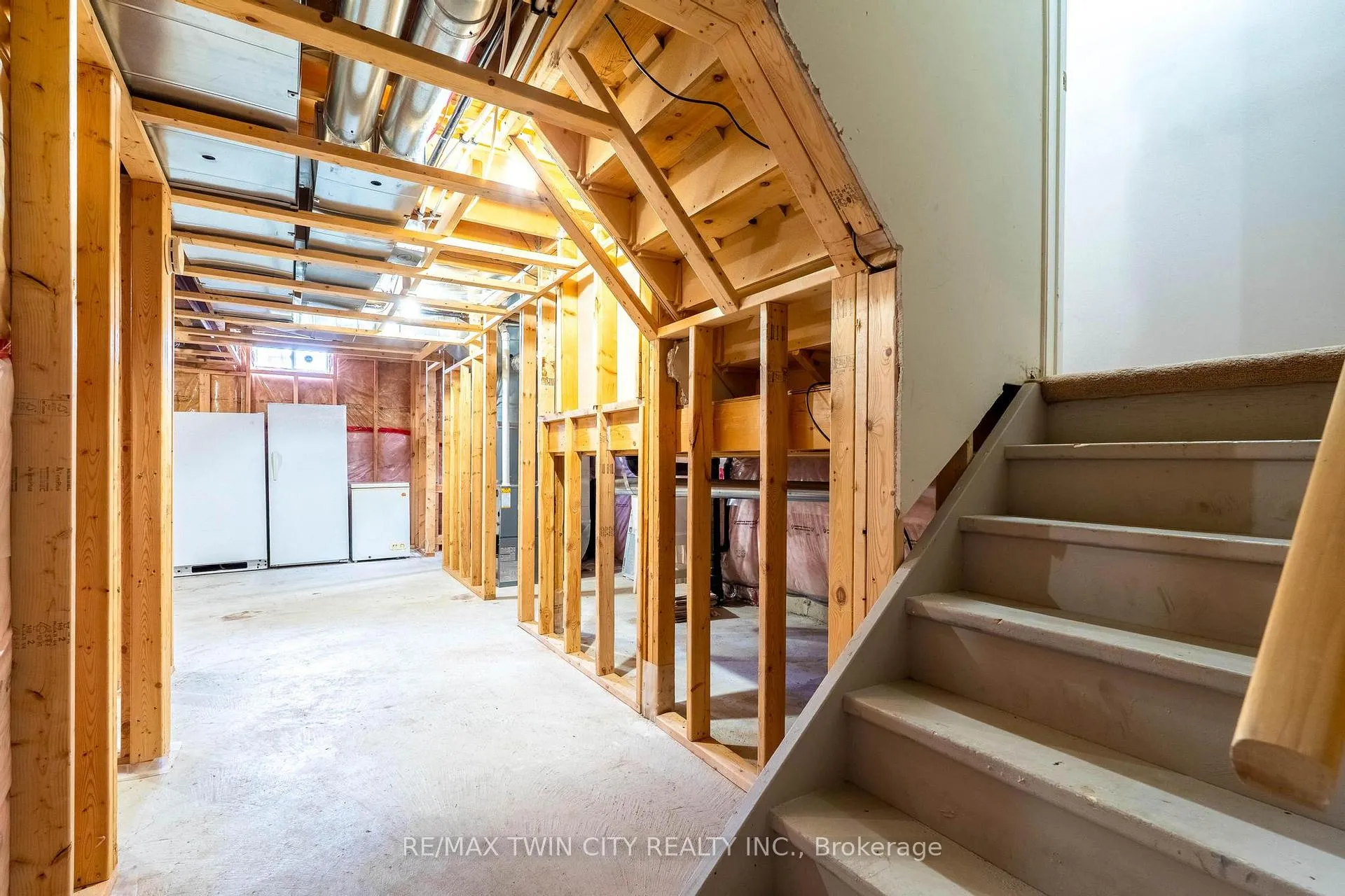 Photo 33 of 65 Bloomington Drive, Cambridge — HOMEH