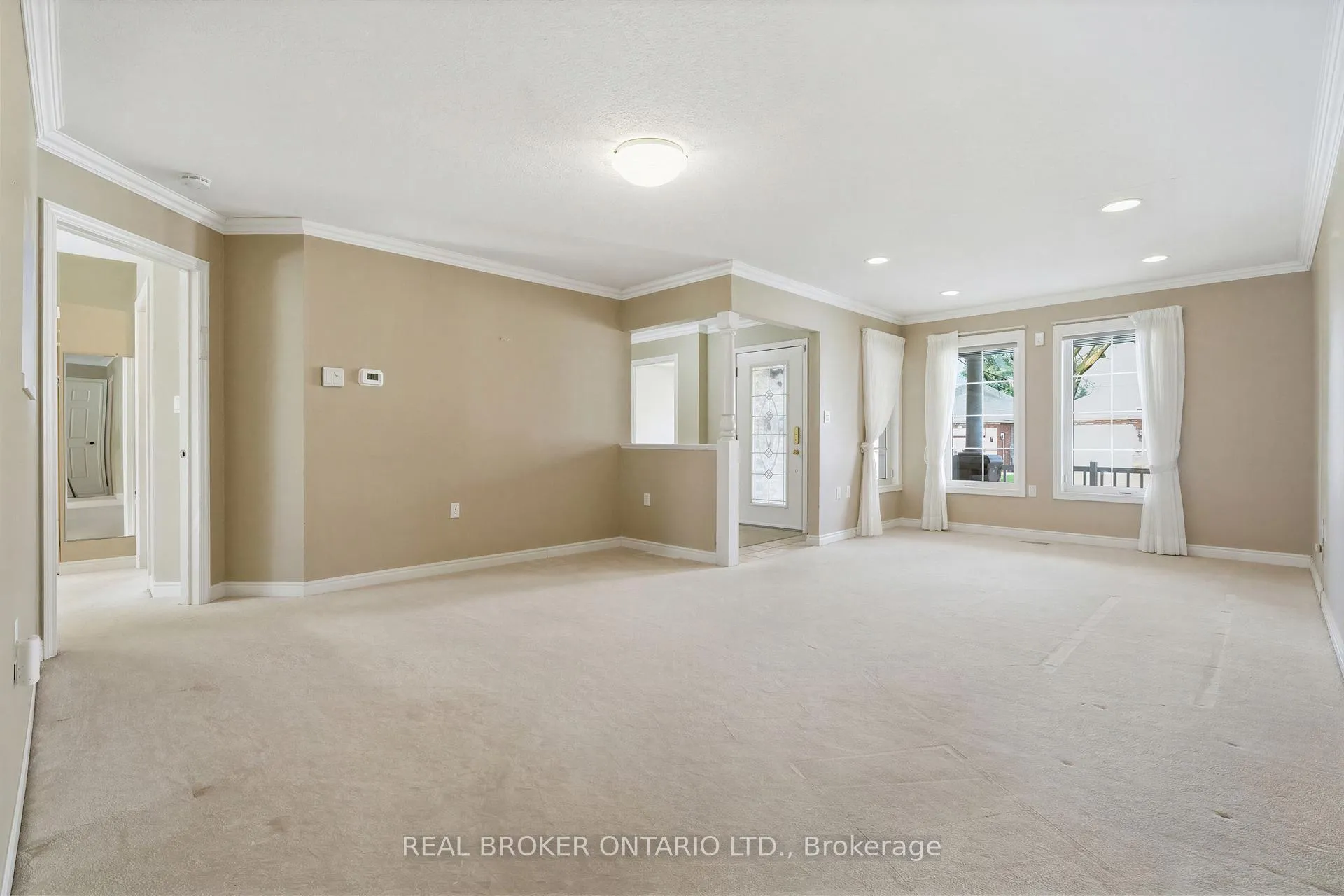 Photo 4 of 17 Parkside Drive, Guelph, Village By The Arboretum — HOMEH