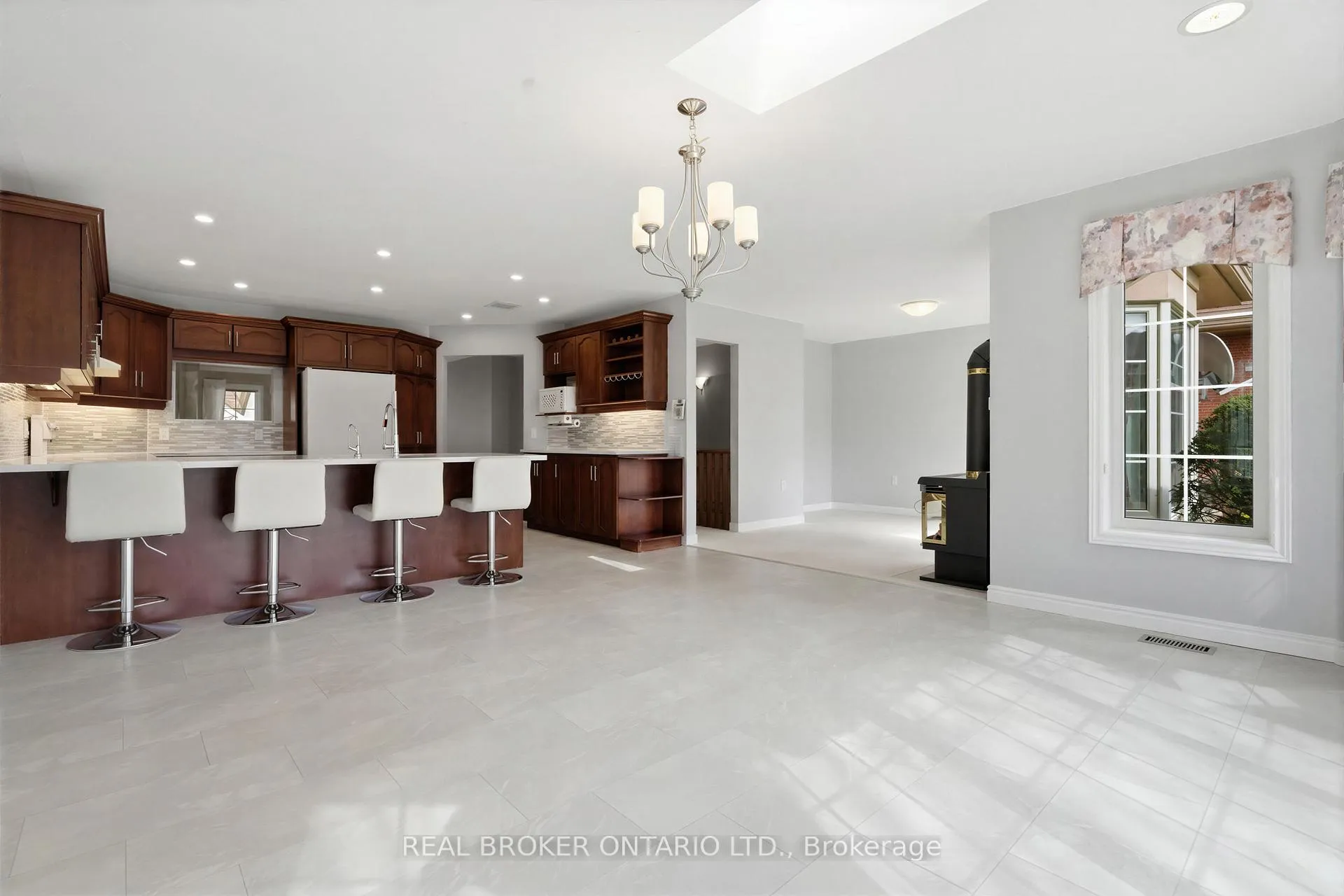 Photo 19 of 17 Parkside Drive, Guelph, Village By The Arboretum — HOMEH