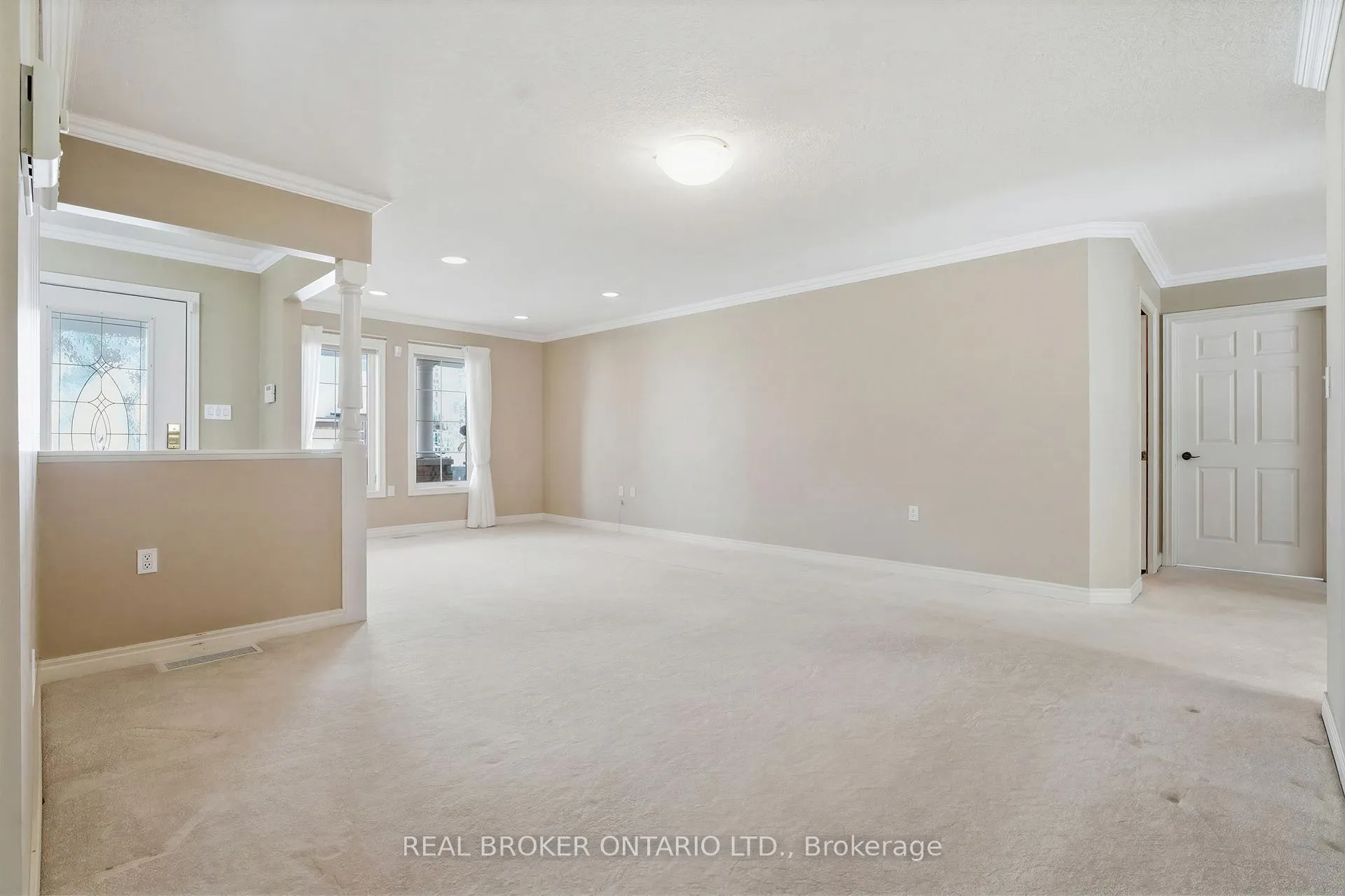 Photo 23 of 17 Parkside Drive, Guelph, Village By The Arboretum — HOMEH