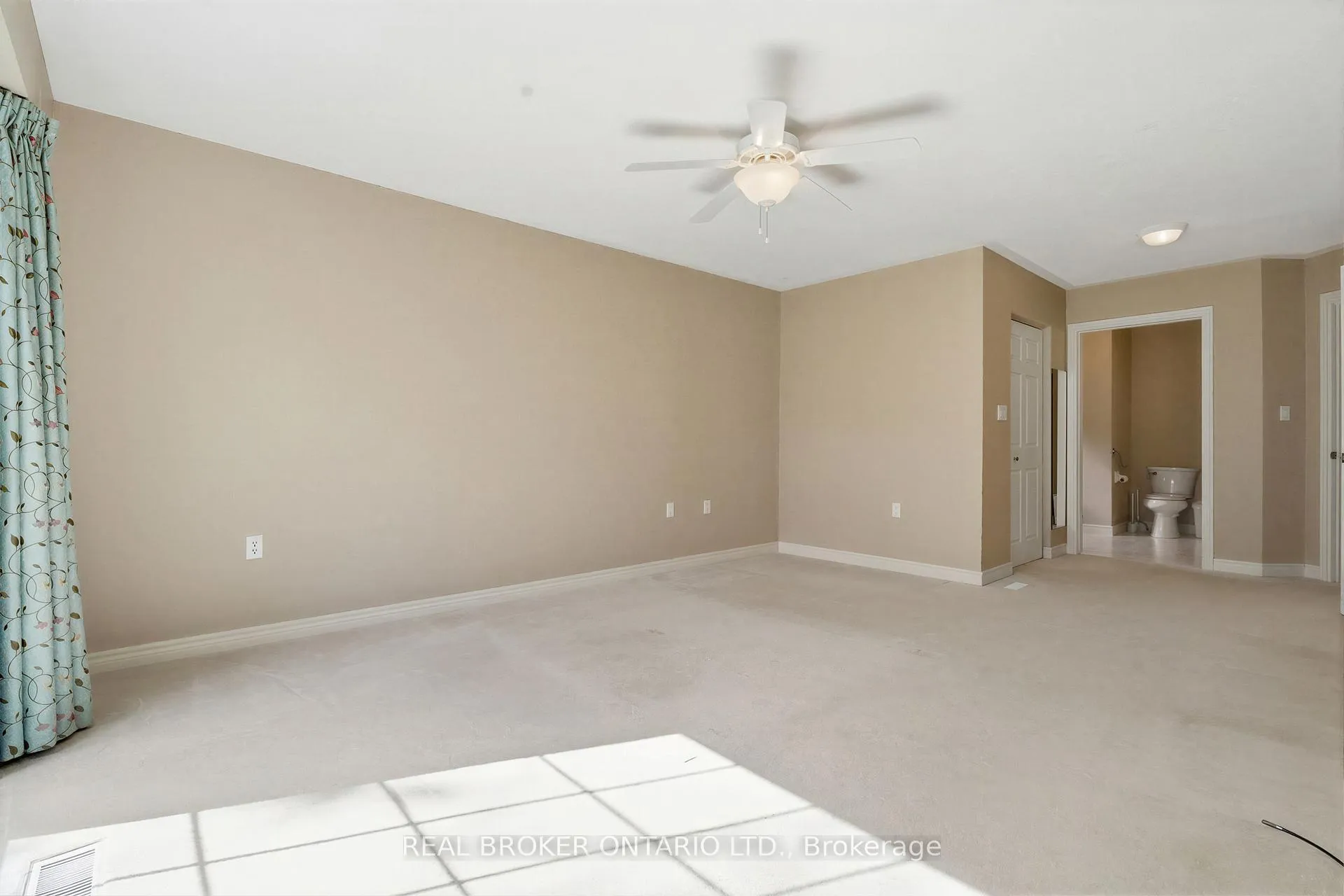 Photo 26 of 17 Parkside Drive, Guelph, Village By The Arboretum — HOMEH